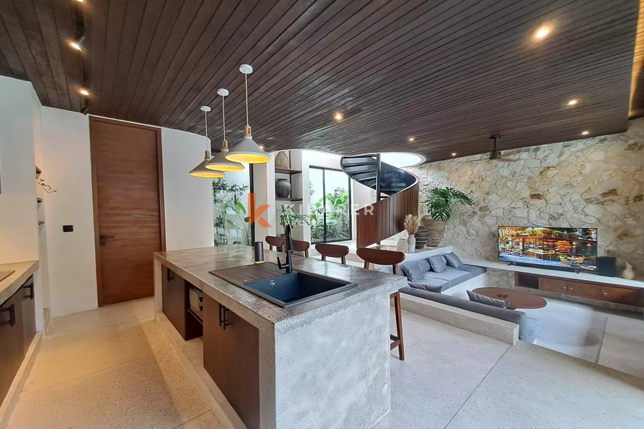 Stylish Two-Bedroom Tropical Villa in Tumbak Bayuh — image 6
