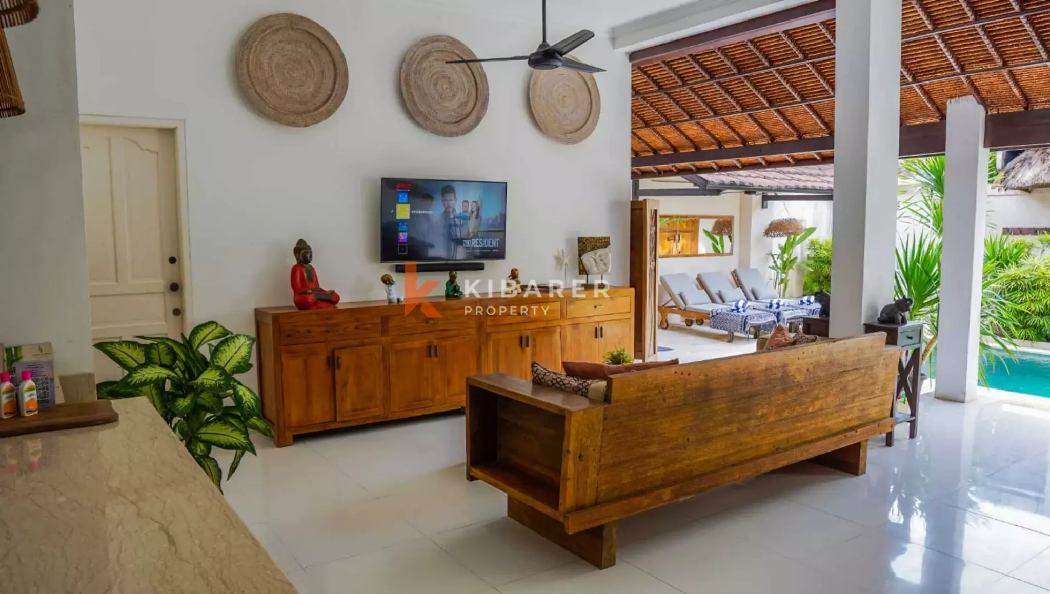 Traditional Three Bedroom Open Living Villa with Tropical Touch in Mertanadi — image 2