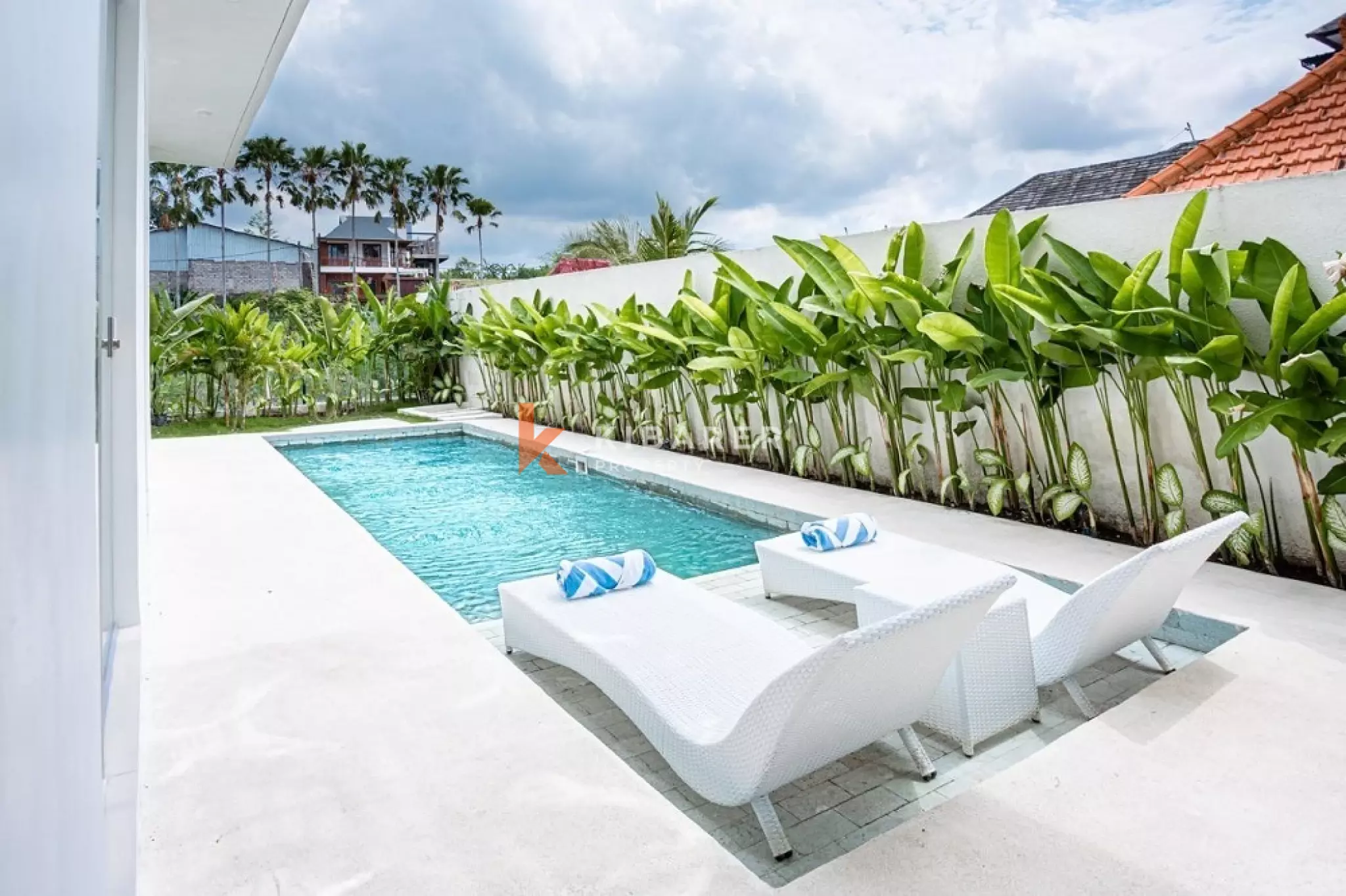 Modern Two-Bedroom Roof Villa with Facilities in Tumbak Bayuh — image 2