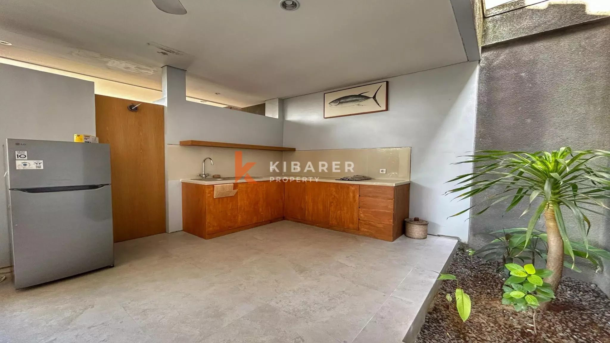 Charming Modern Two-Bedroom Villa with Enclosed Living Room in Tumbak Bayuh — image 6