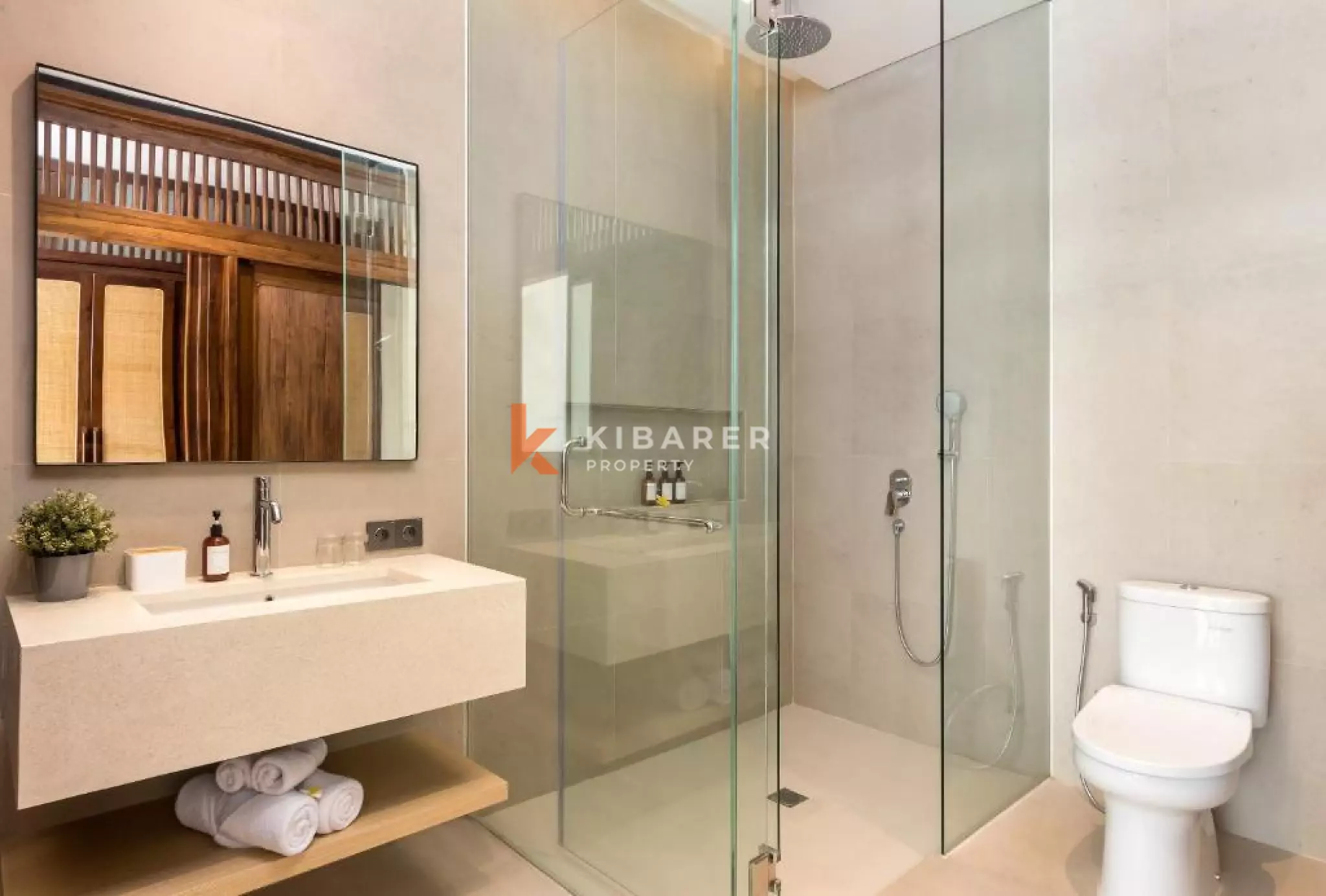 Luxurious Three-Bedroom Villa in Berawa — image 14