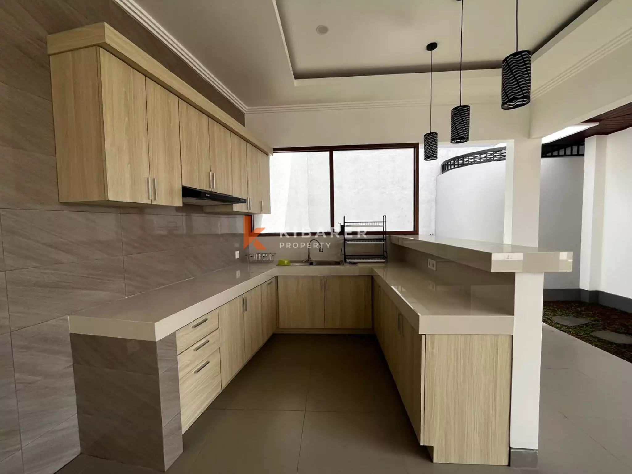Spacious New Two Plus One Bedroom Villa in Kerobokan — image 7
