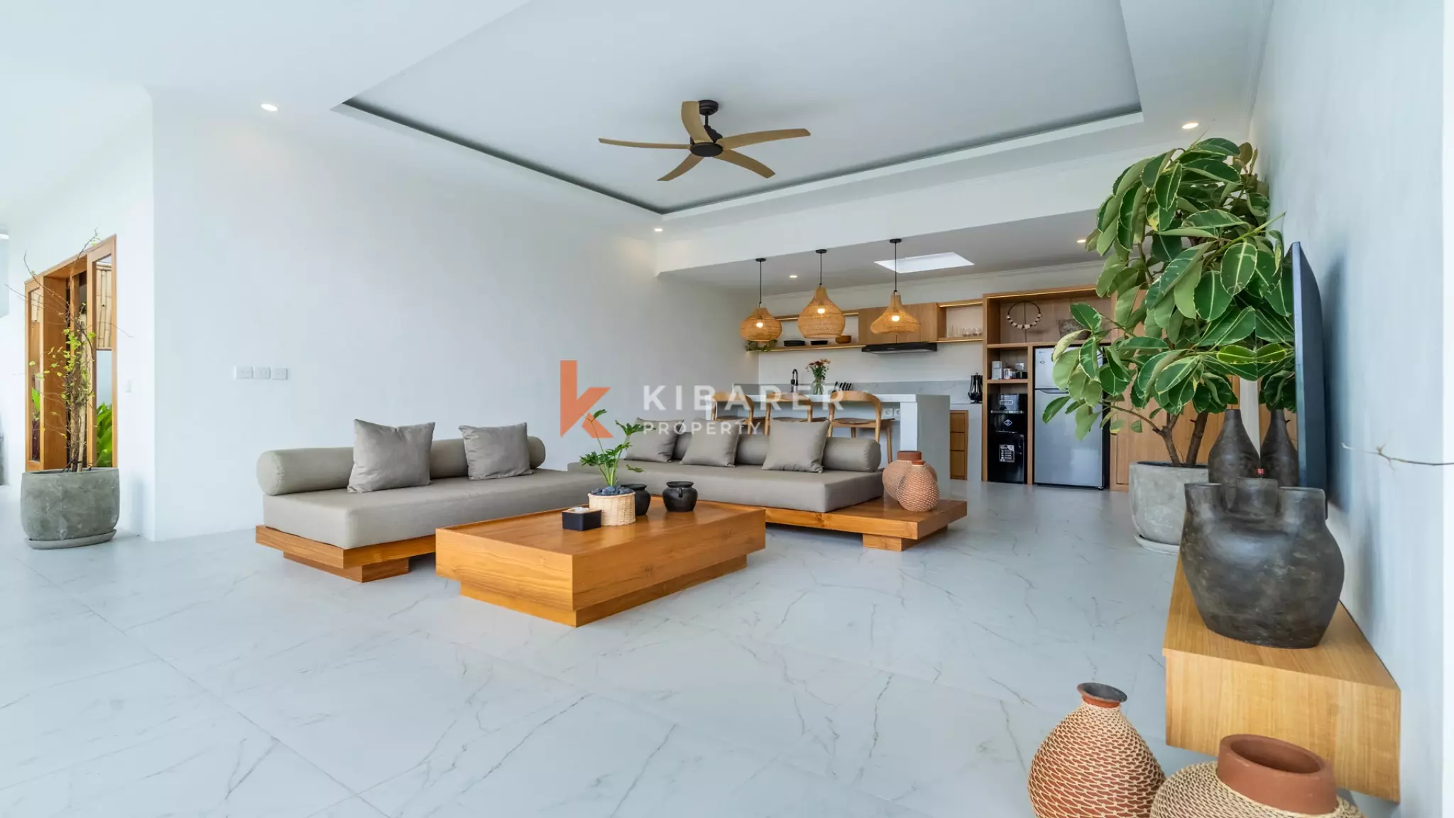 Charming Three-Bedroom Retreat with Pool and Garden in Pererenan — image 5