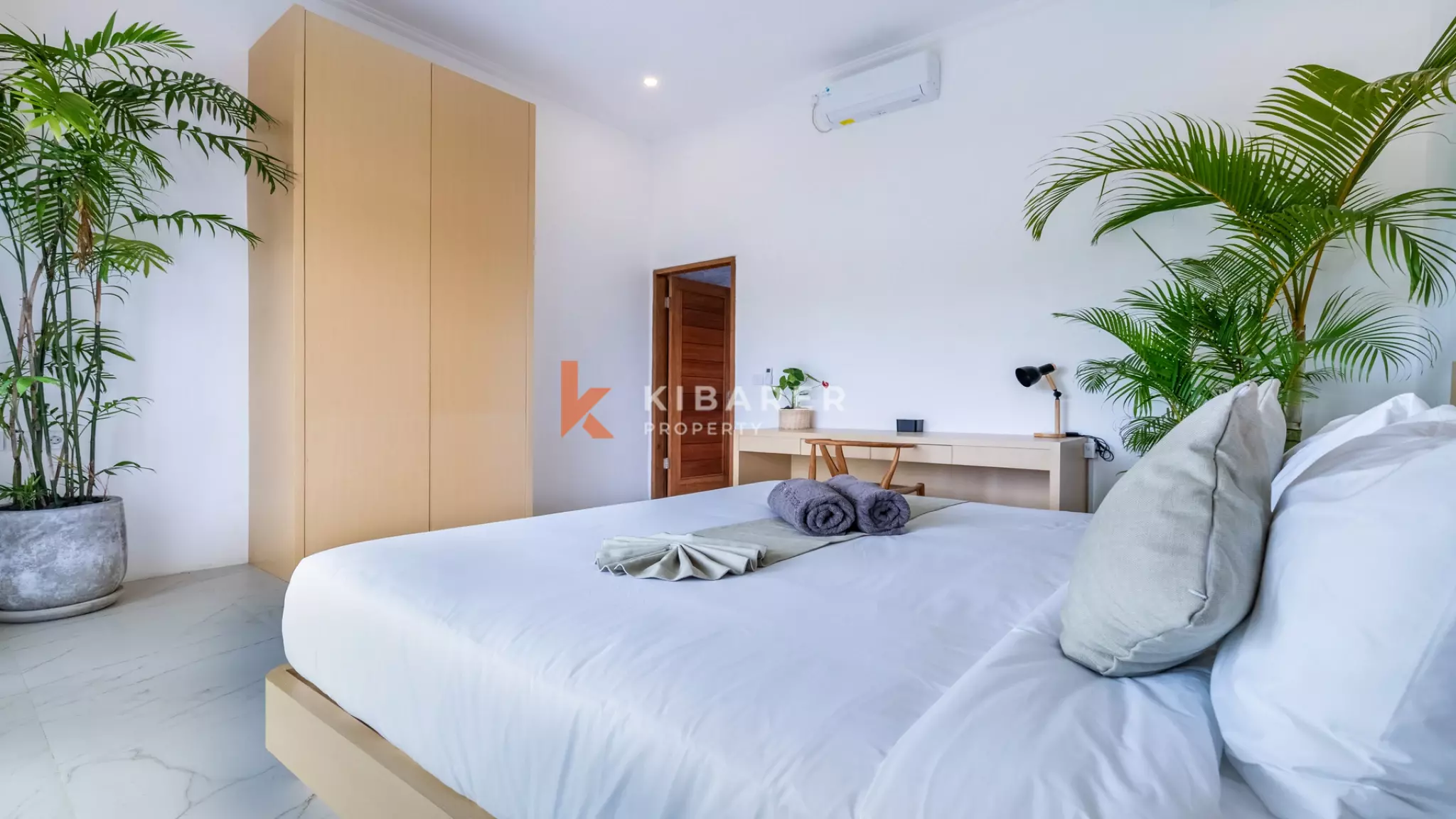 Charming Three-Bedroom Retreat with Pool and Garden in Pererenan — image 9