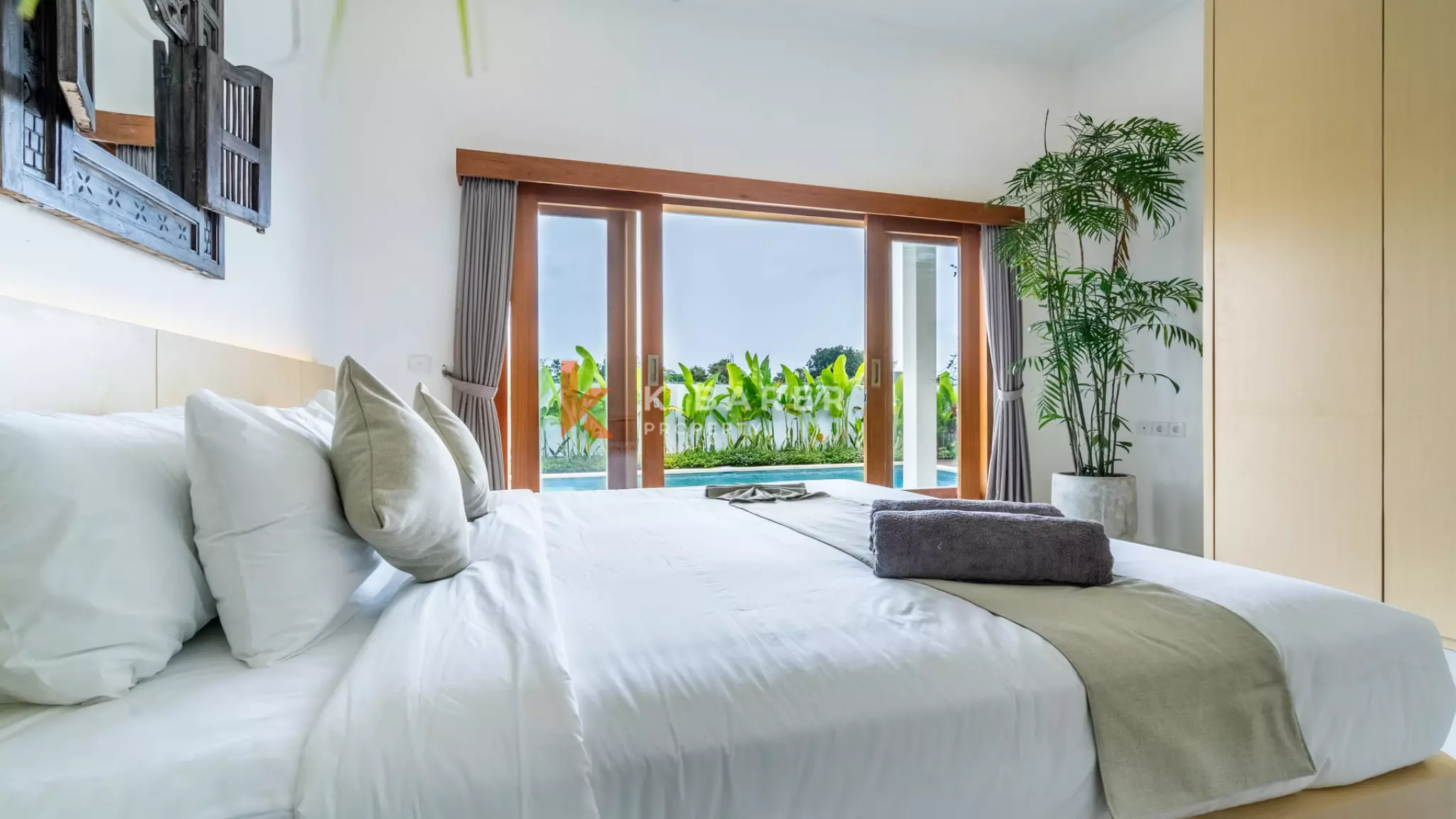 Charming Three-Bedroom Retreat with Pool and Garden in Pererenan — image 15