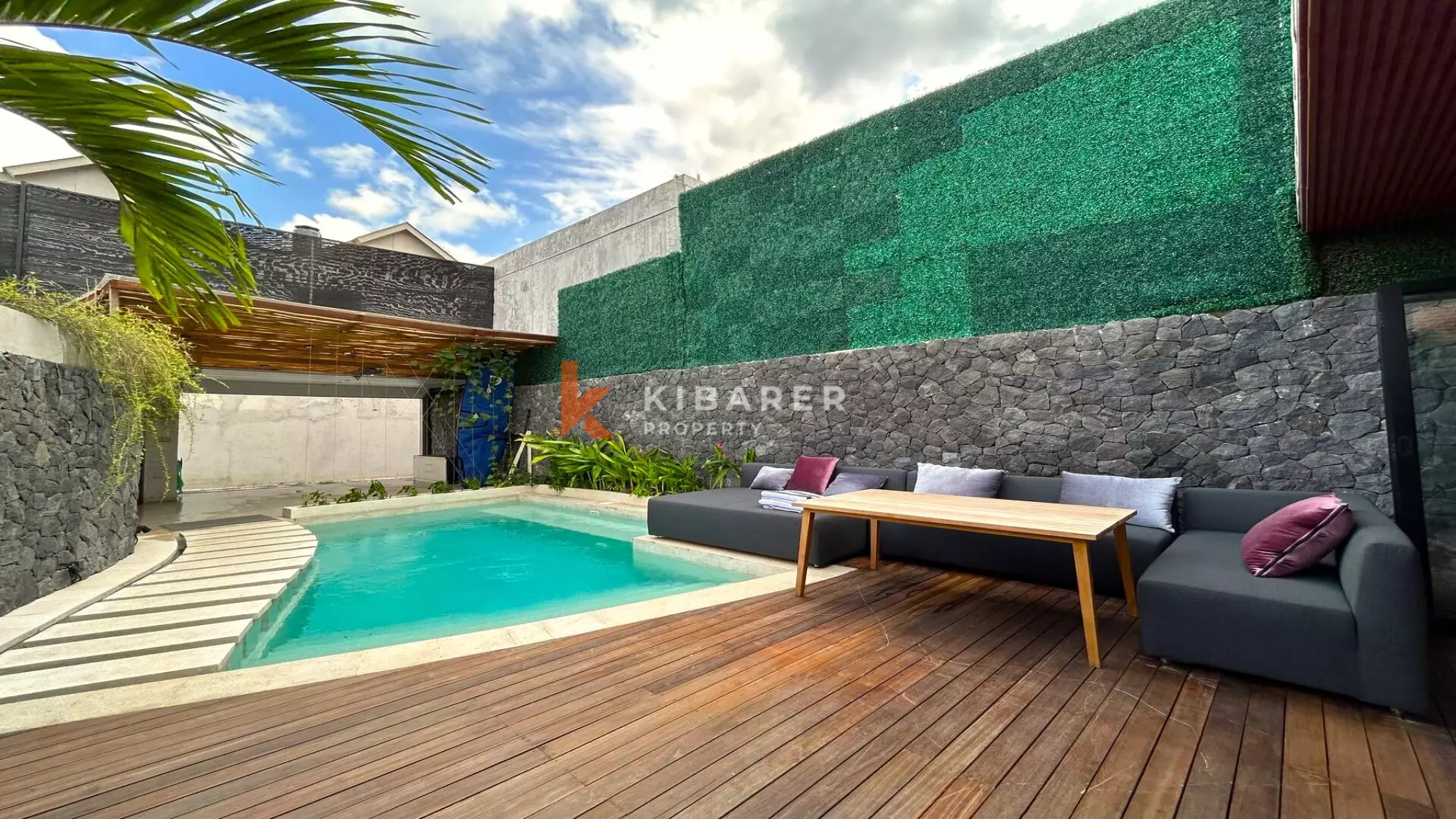 Modern One-Bedroom Tropical Villa with Enclosed Living in Central Canggu