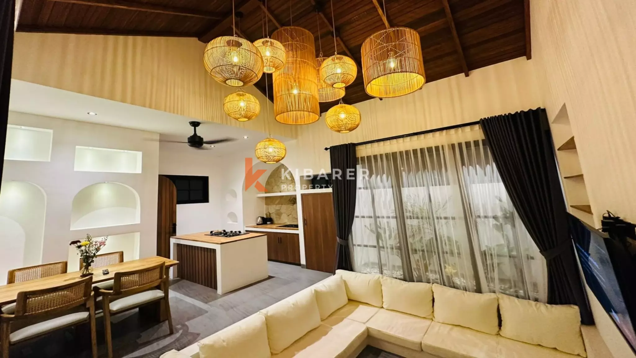 Stunning Two-Bedroom Villa for Lease in Tumbak Bayuh — image 2