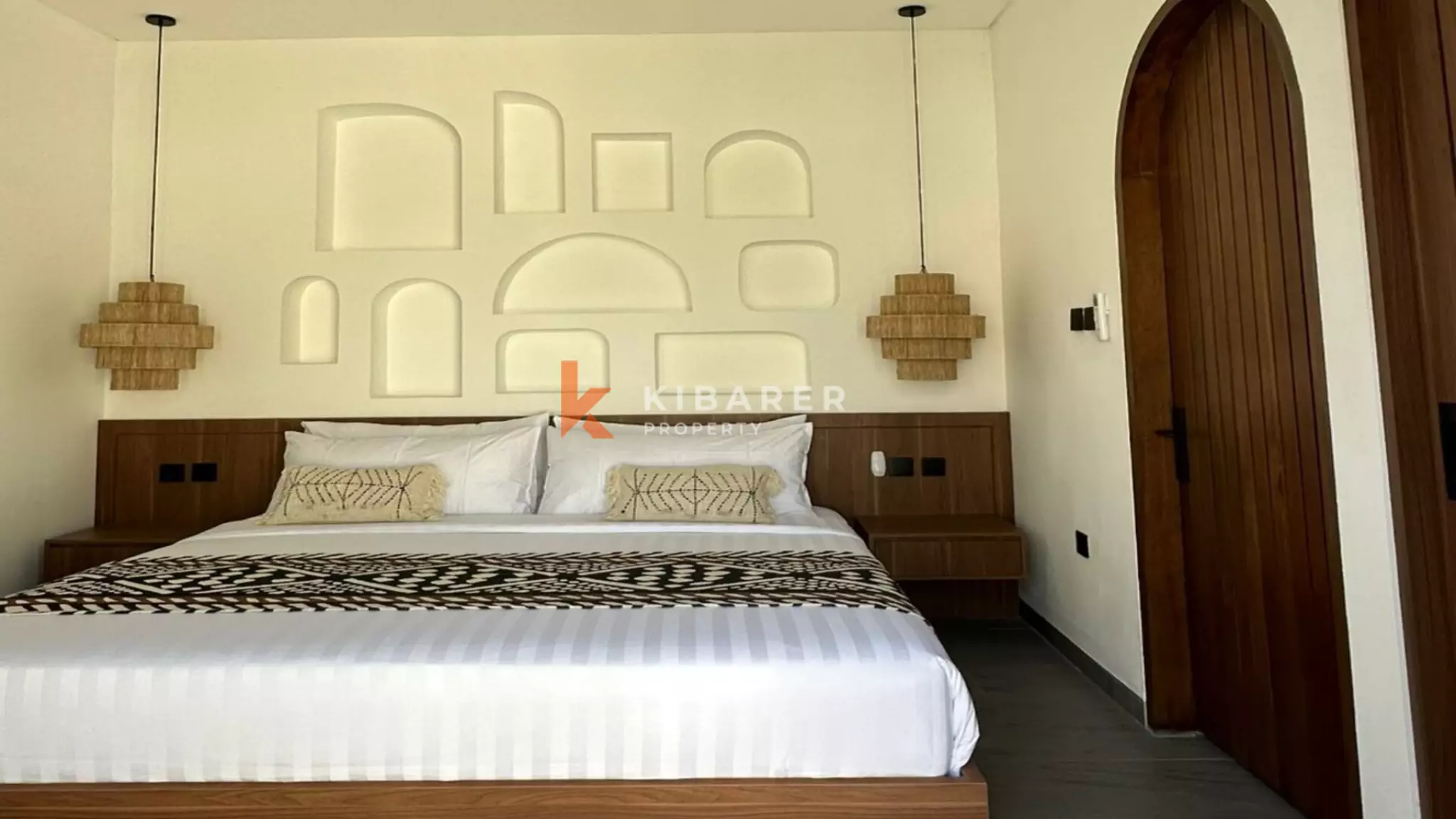 Stunning Two-Bedroom Villa for Lease in Tumbak Bayuh — image 5