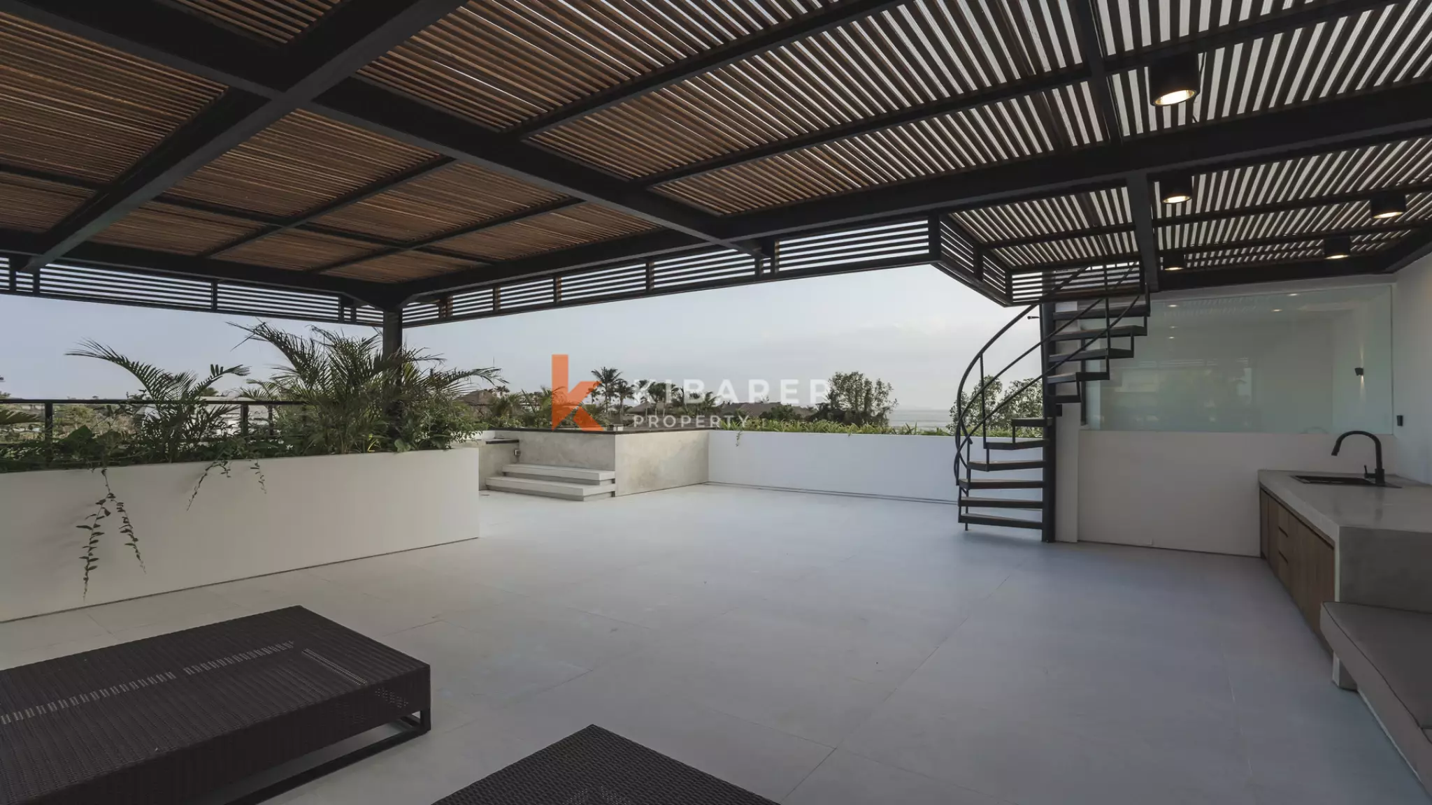Luxurious Four-Bedroom Villa with Rooftop Pool and Ocean View in Pererenan — image 4