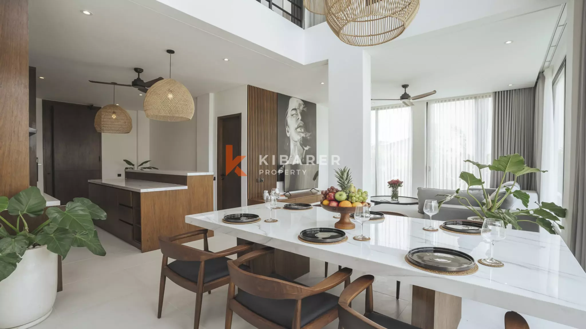 Luxurious Four-Bedroom Villa with Rooftop Pool and Ocean View in Pererenan — image 5