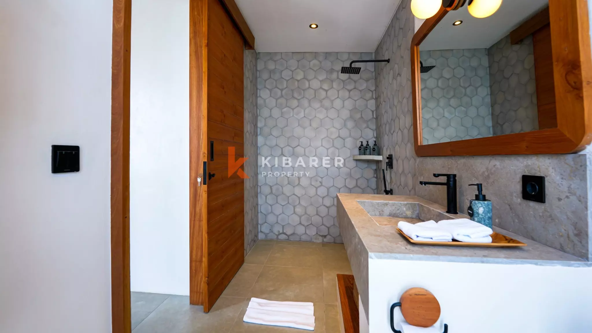 Brand New Three Bedroom Complex Villa walking distance to Cemagi Beach — image 3