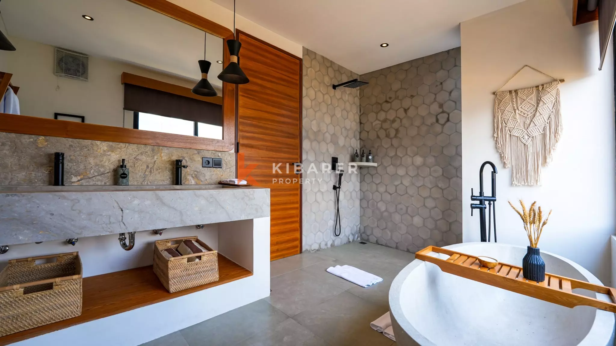 Brand New Three Bedroom Complex Villa walking distance to Cemagi Beach — image 8