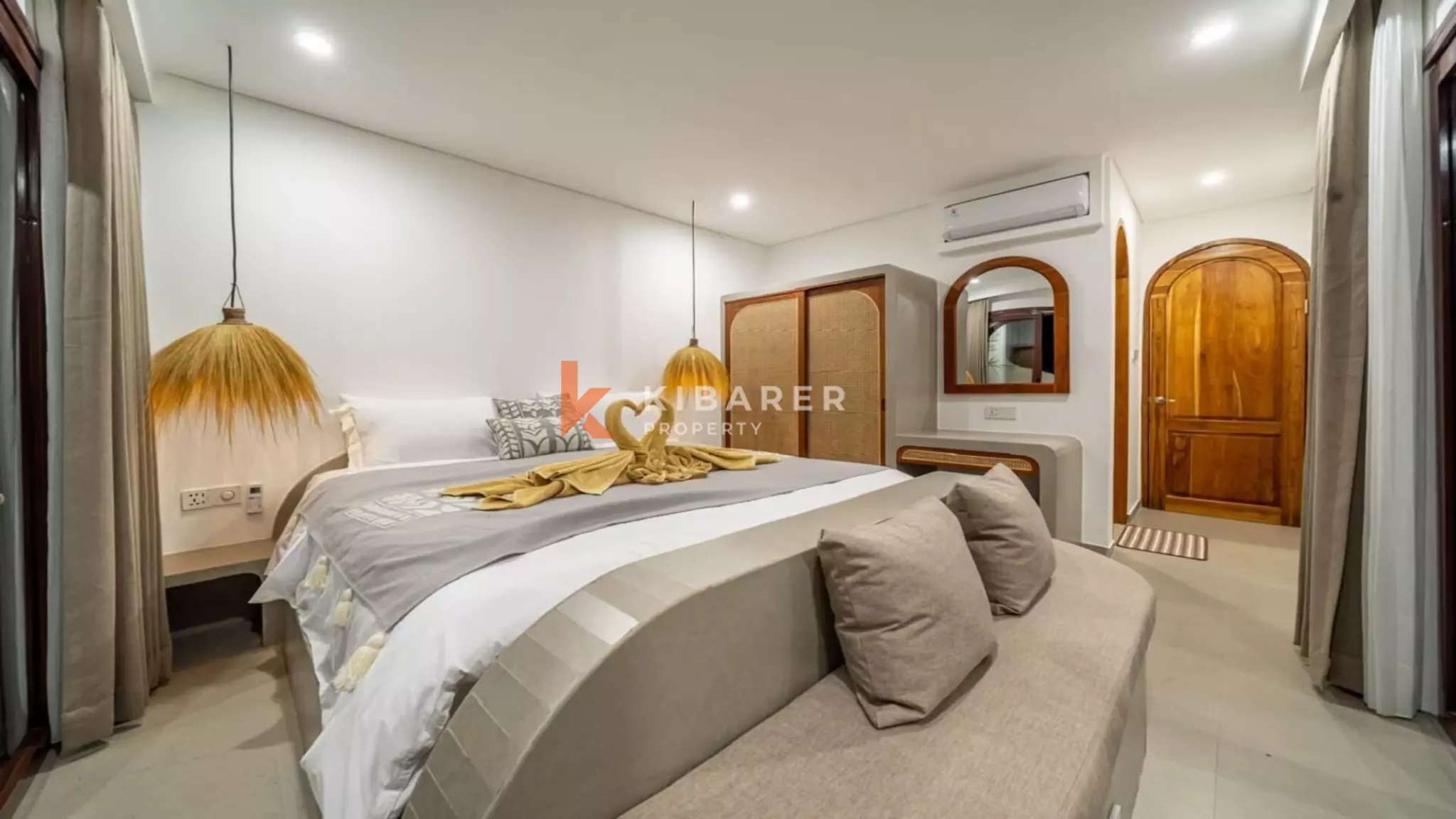 Stunning Three-Bedroom Villa with Rooftop in Pererenan — image 13