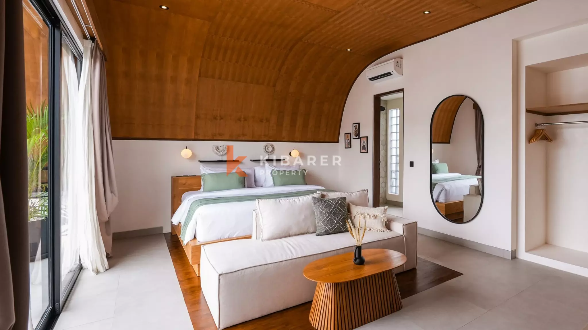 Gorgeous Three-Bedroom Villa with Enclosed Living in Cemagi — image 10