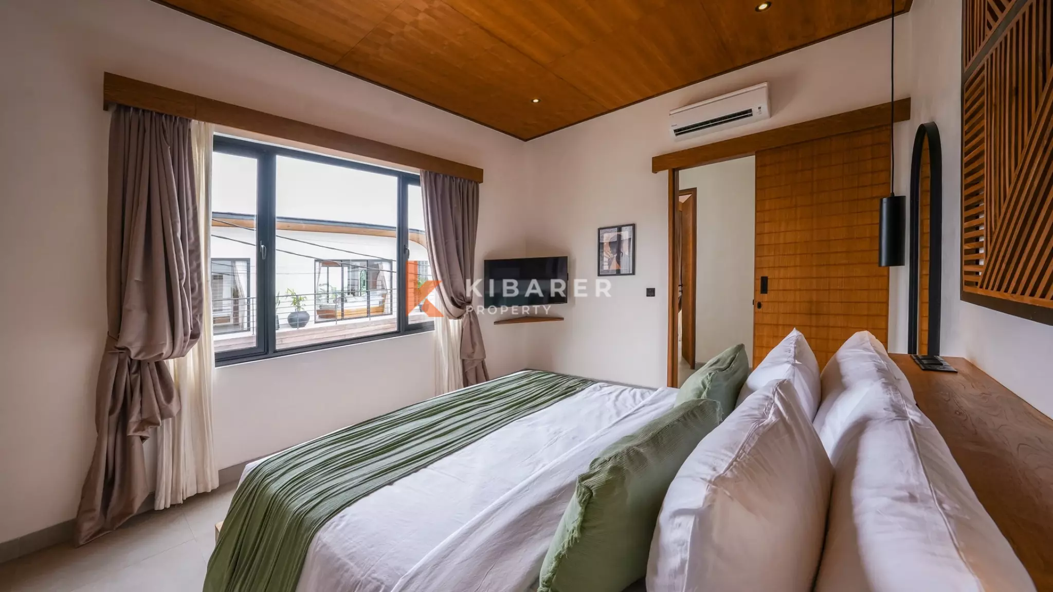 Gorgeous Three-Bedroom Villa with Enclosed Living in Cemagi — image 12