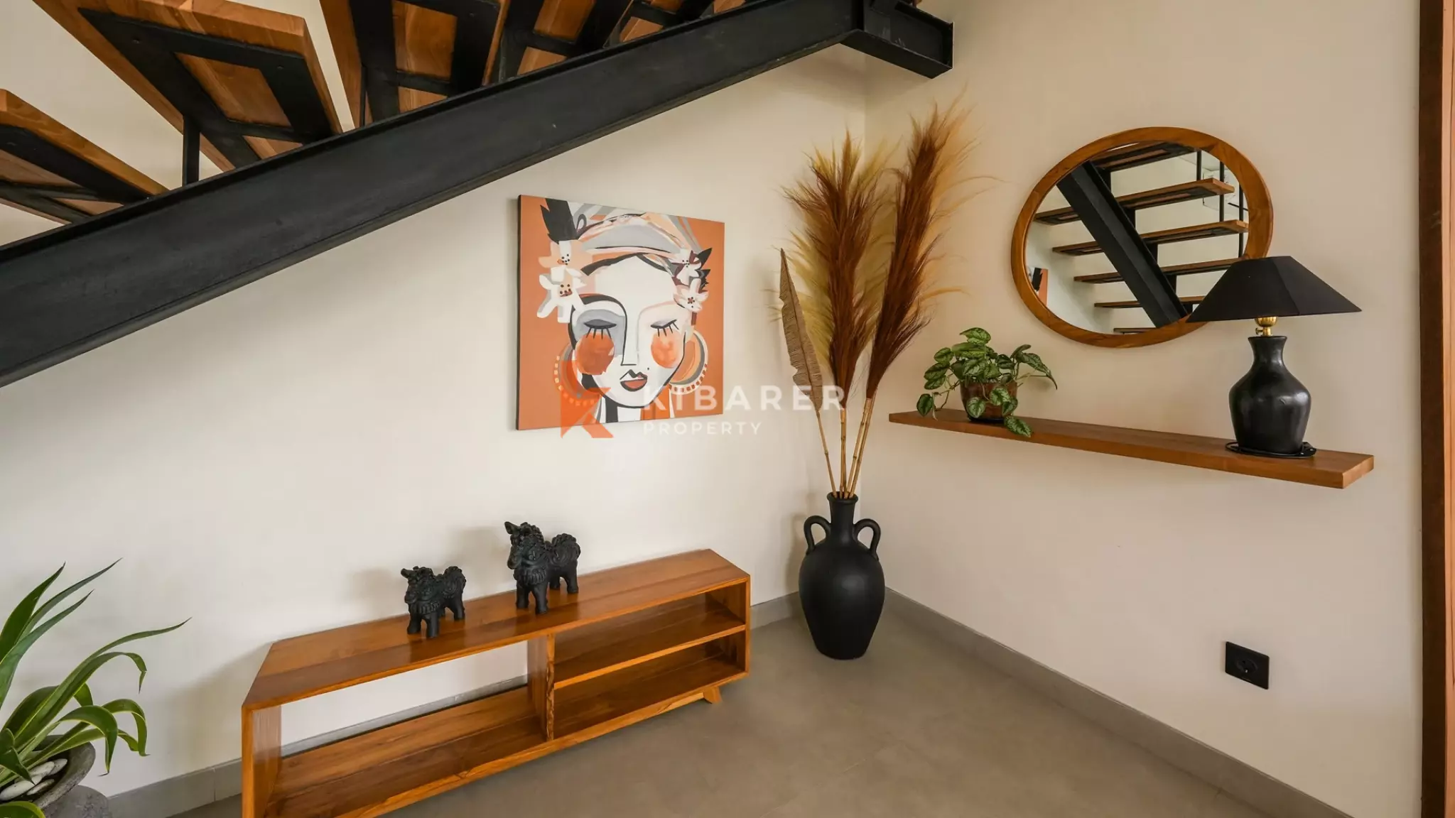 Gorgeous Three-Bedroom Villa with Enclosed Living in Cemagi — image 8