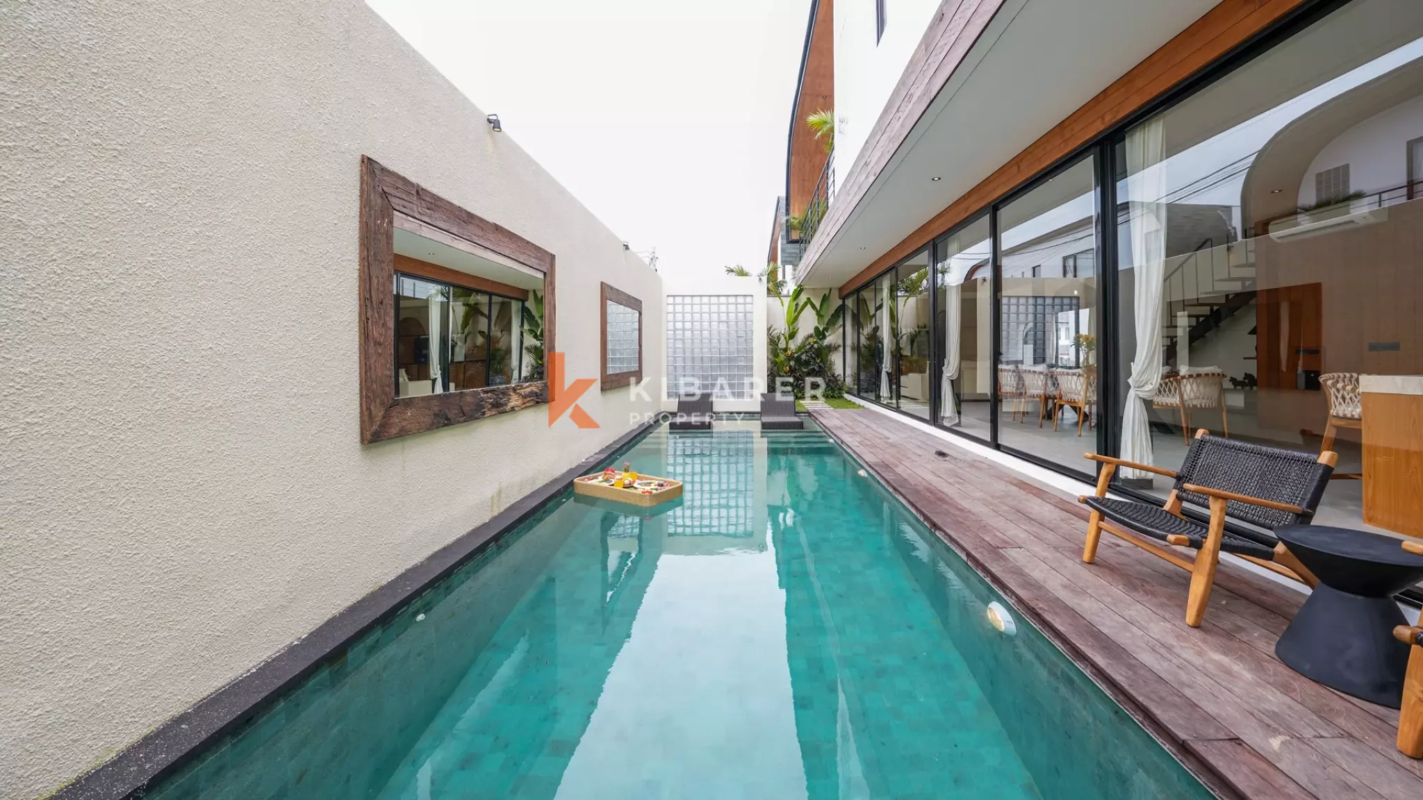 Gorgeous Three-Bedroom Villa with Enclosed Living in Cemagi — image 1