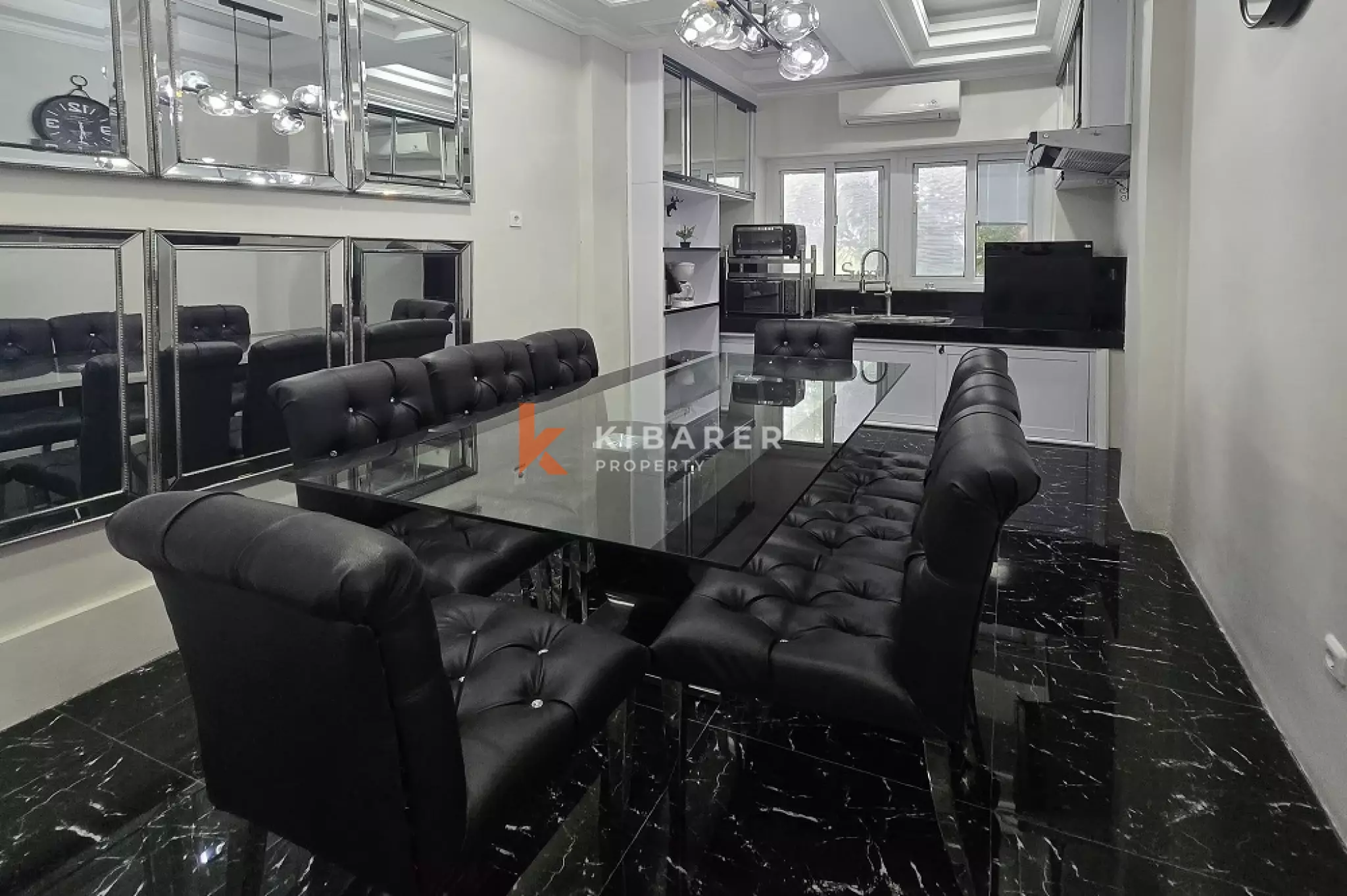 Grande Tropical Four-Bedrooms Villa in Ungasan — image 4
