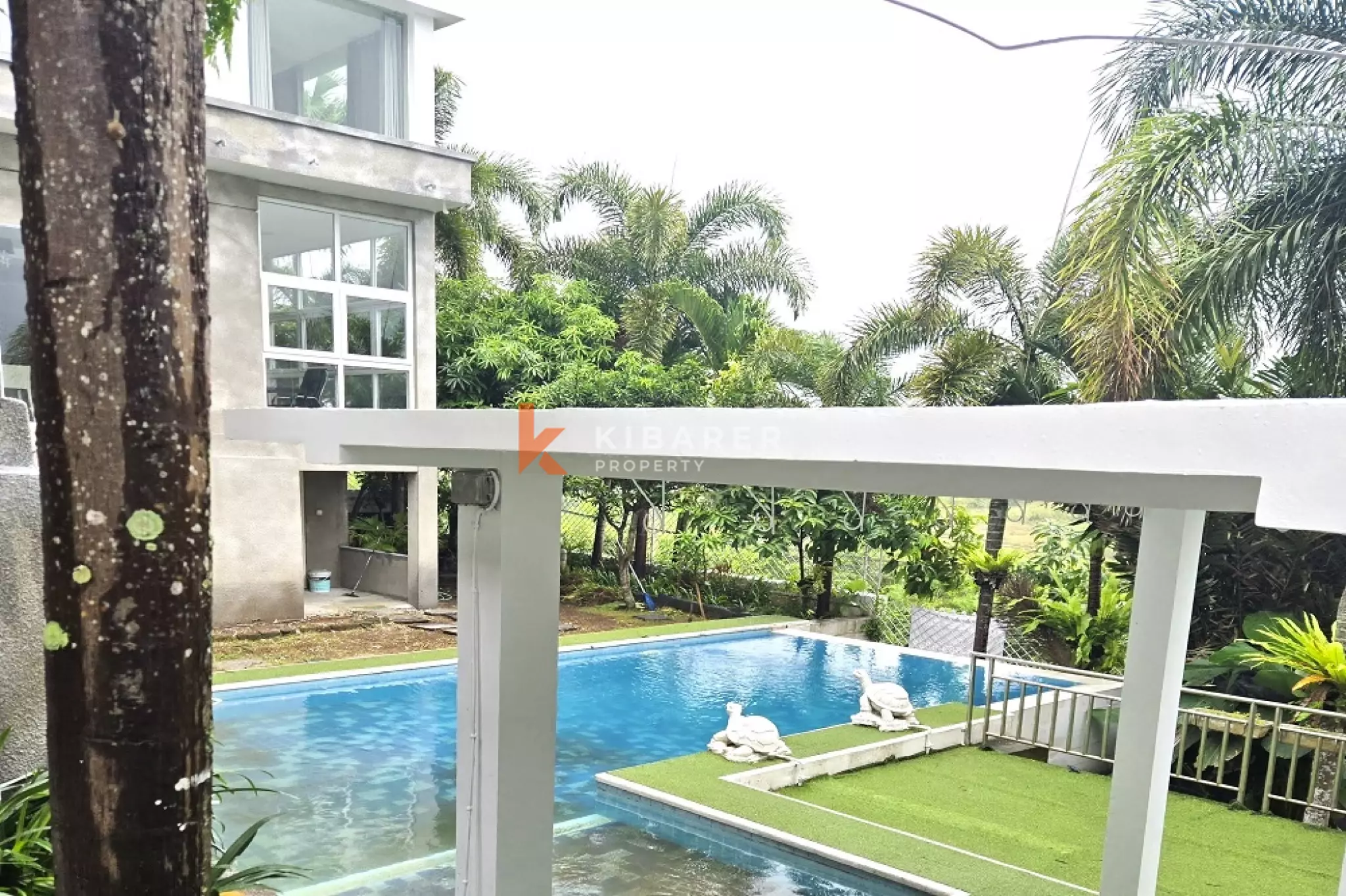 Grande Tropical Four-Bedrooms Villa in Ungasan — image 1