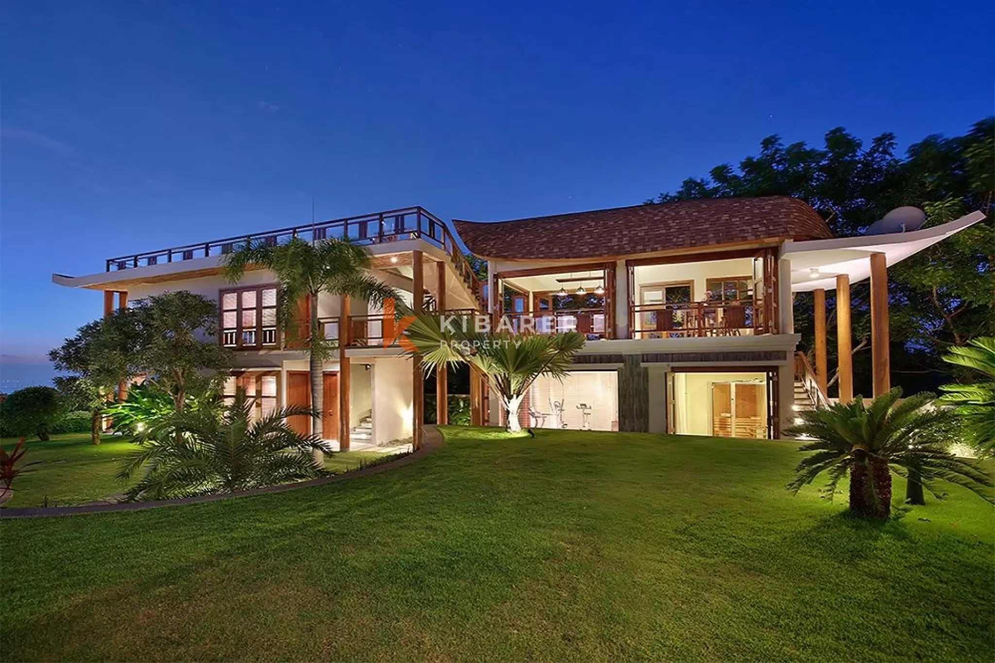 Luxury Architectural Five-Bedrooms Villa in Hillside Jimbaran — image 2