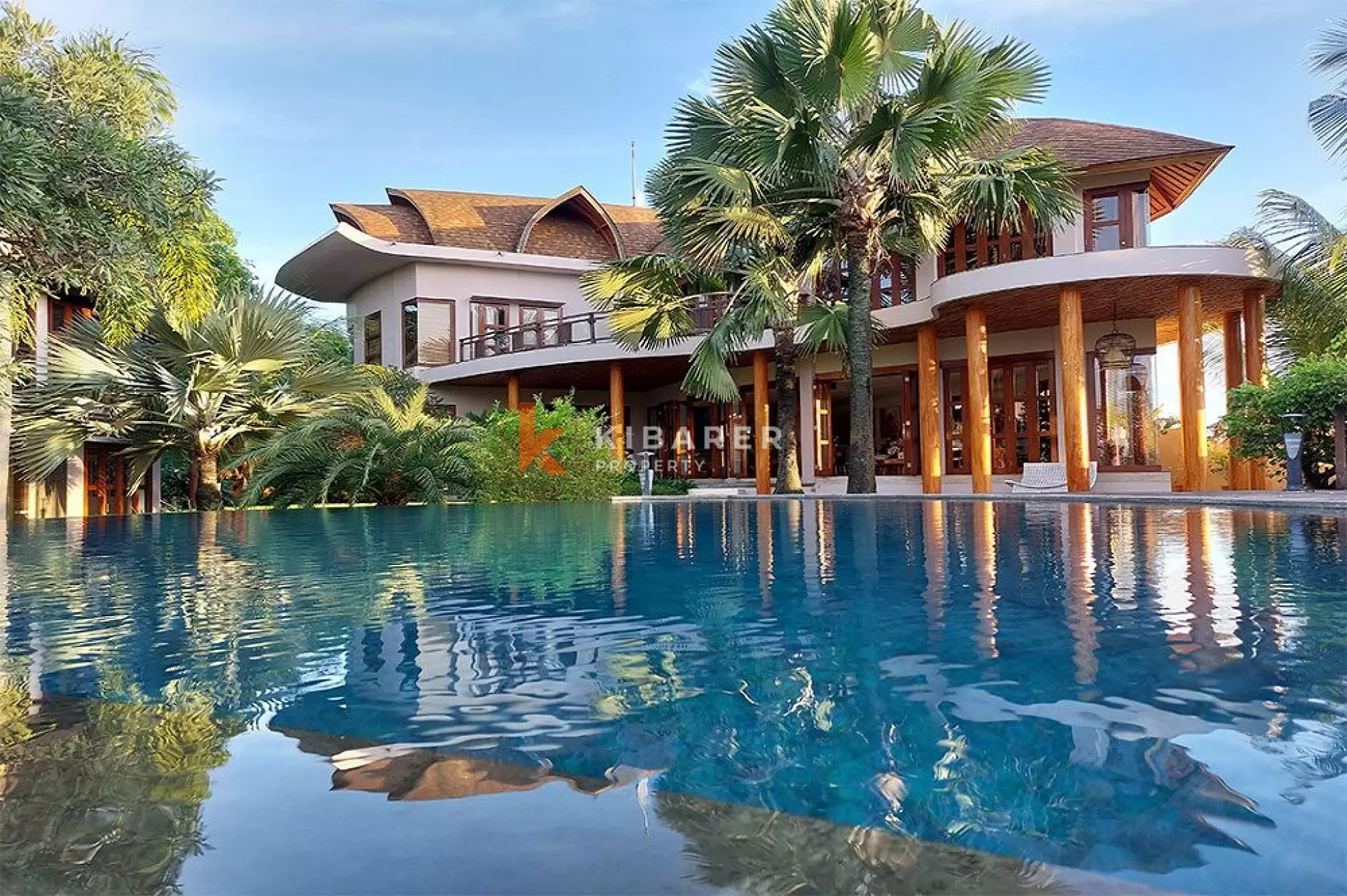 Luxury Architectural Five-Bedrooms Villa in Hillside Jimbaran — image 1