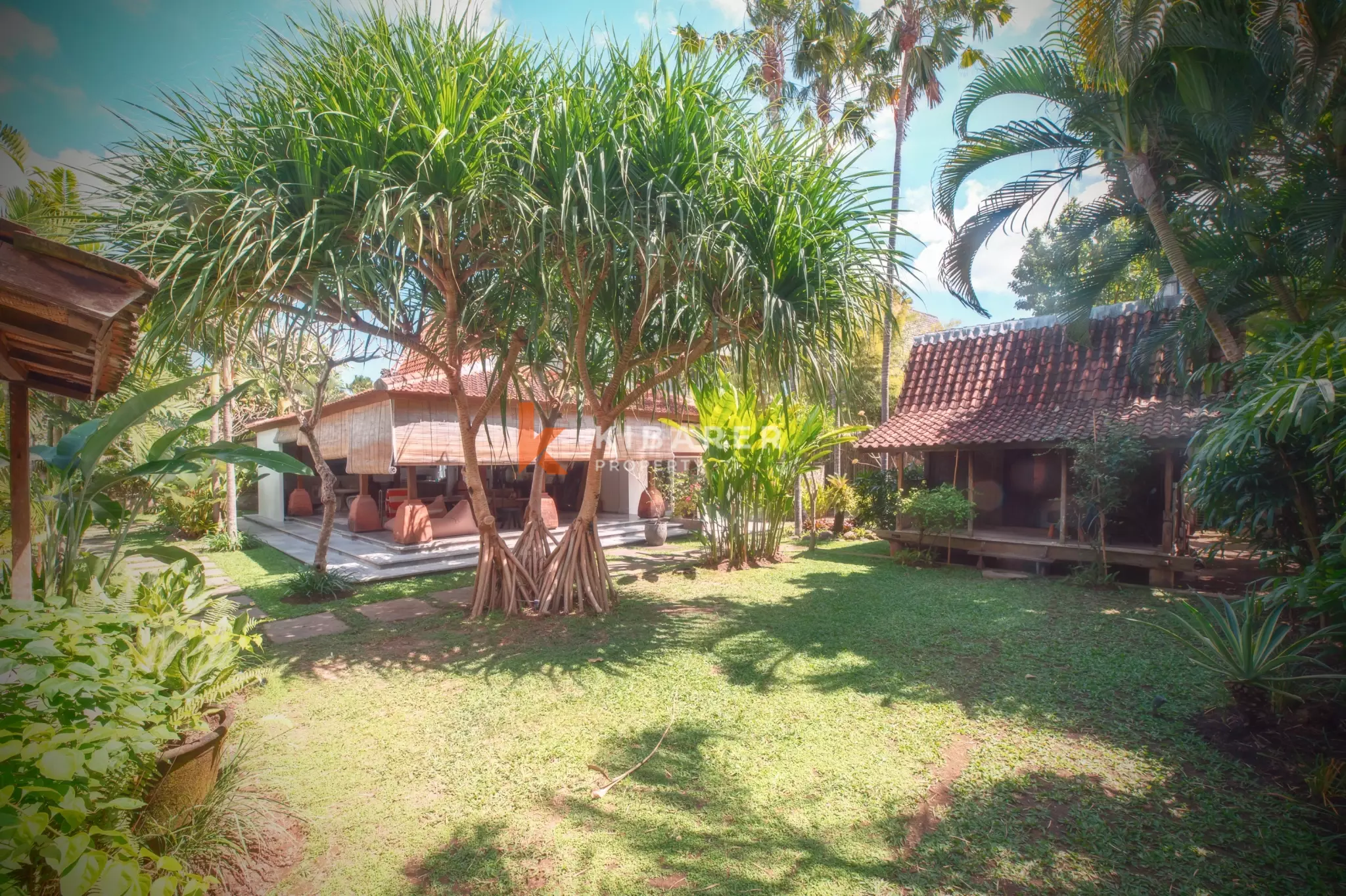 Tropical Haven Four Bedroom Villa in Pererenan — image 9