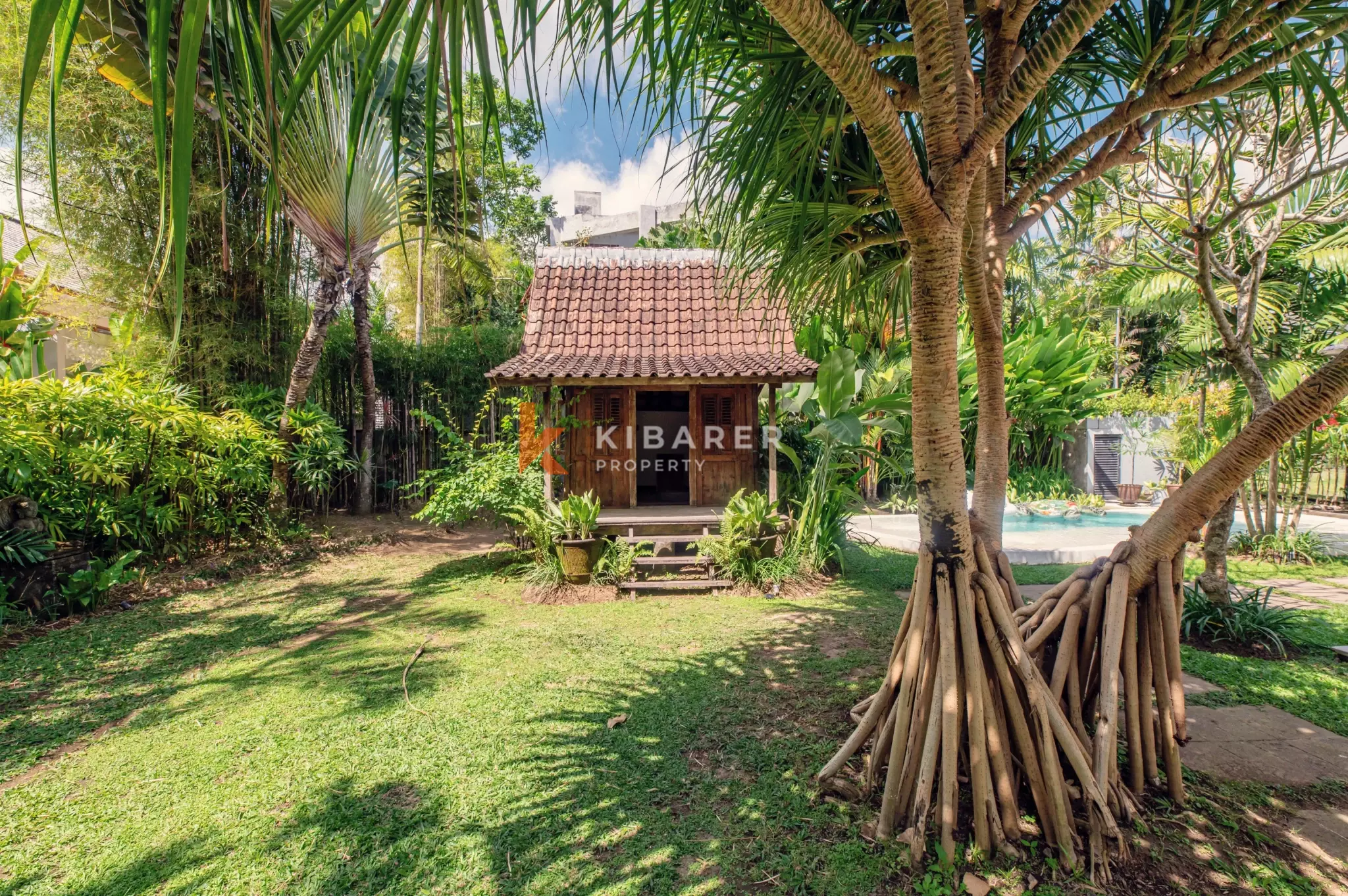 Tropical Haven Four Bedroom Villa in Pererenan — image 8