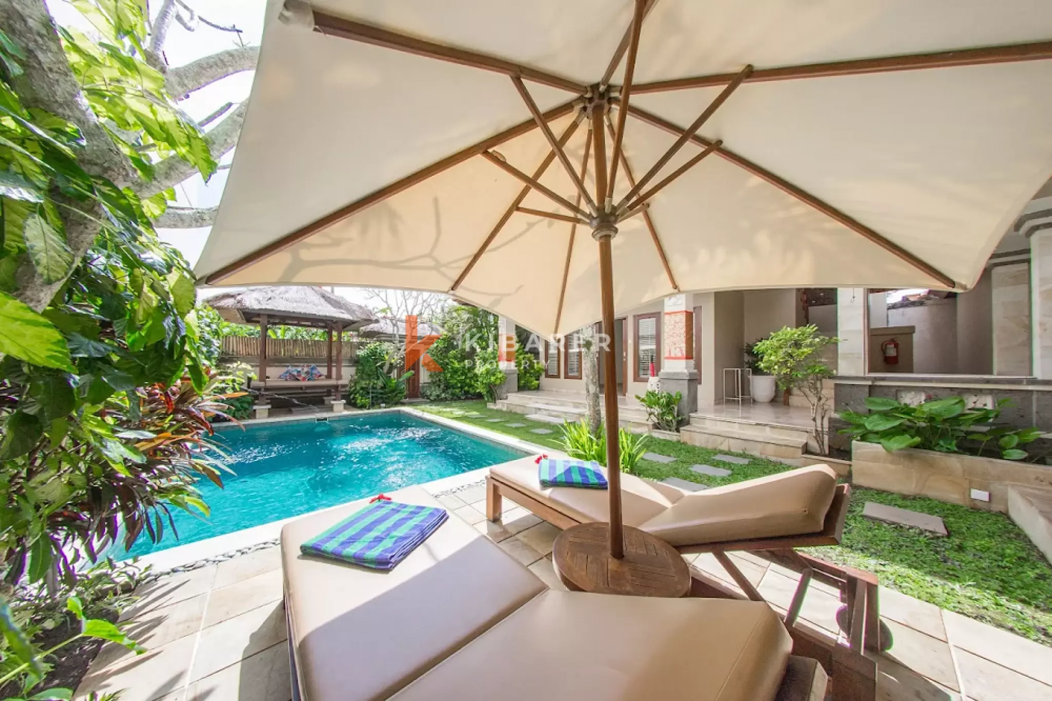 Touch Tropical Two-Bedrooms Enclosed Villa in Jimbaran — image 3