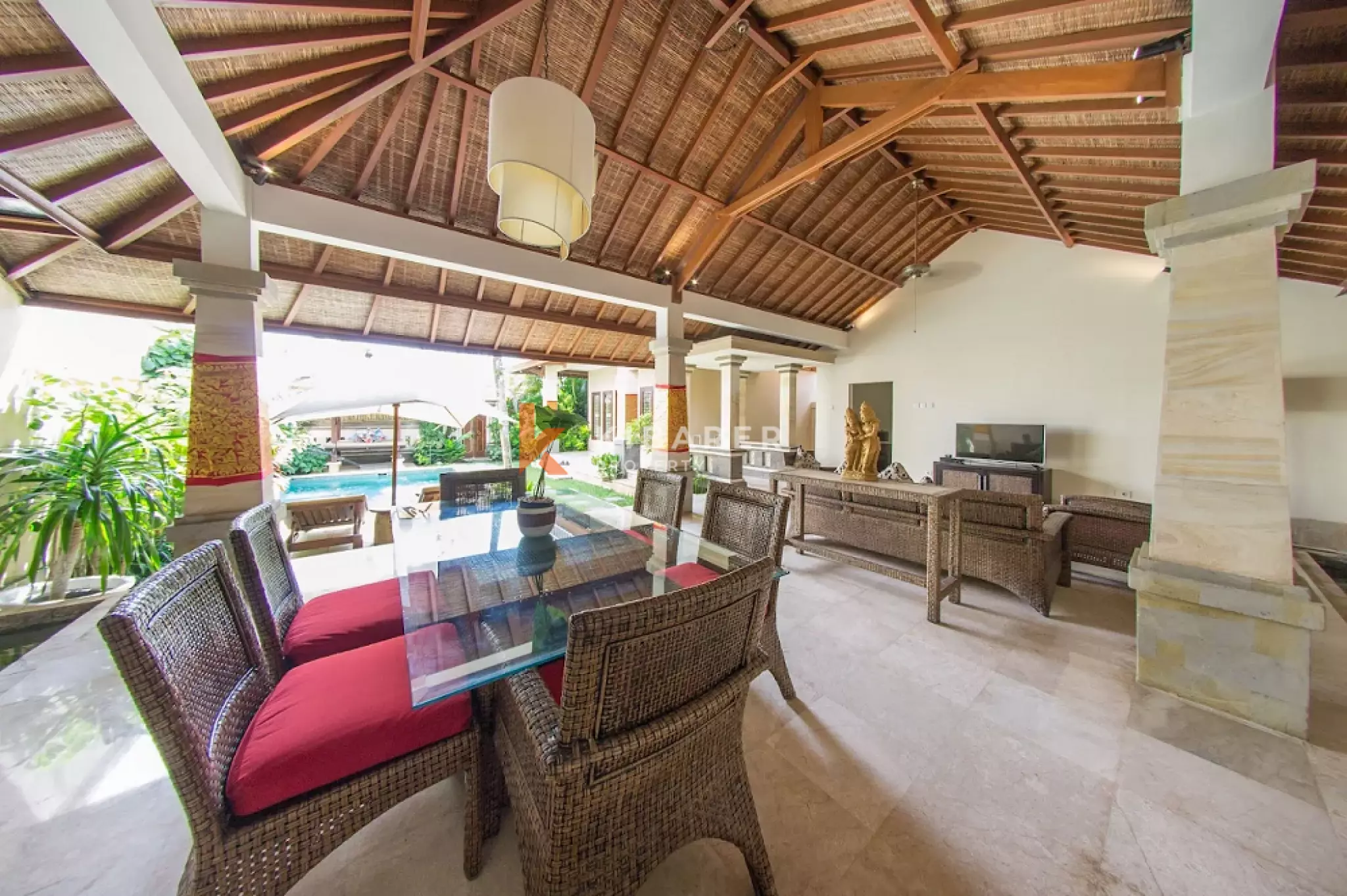 Touch Tropical Two-Bedrooms Enclosed Villa in Jimbaran — image 9