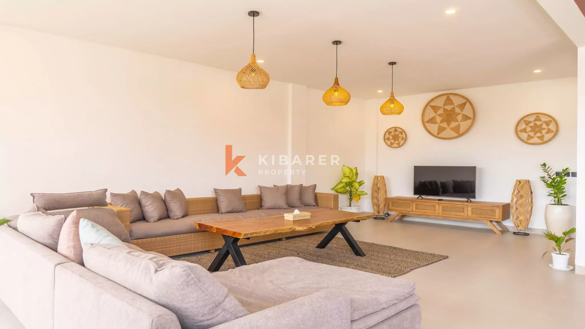Beautiful Two-Bedroom Tropical Getaway in Tumbak Bayuh — image 8