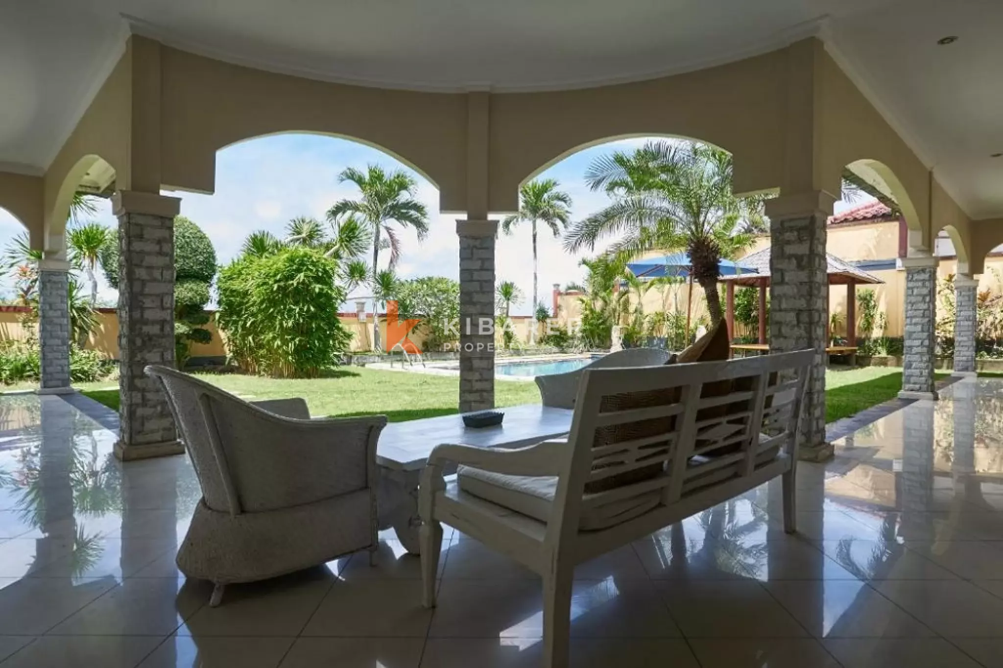 City Escape Three-Bedrooms Villa in Ungasan — image 8