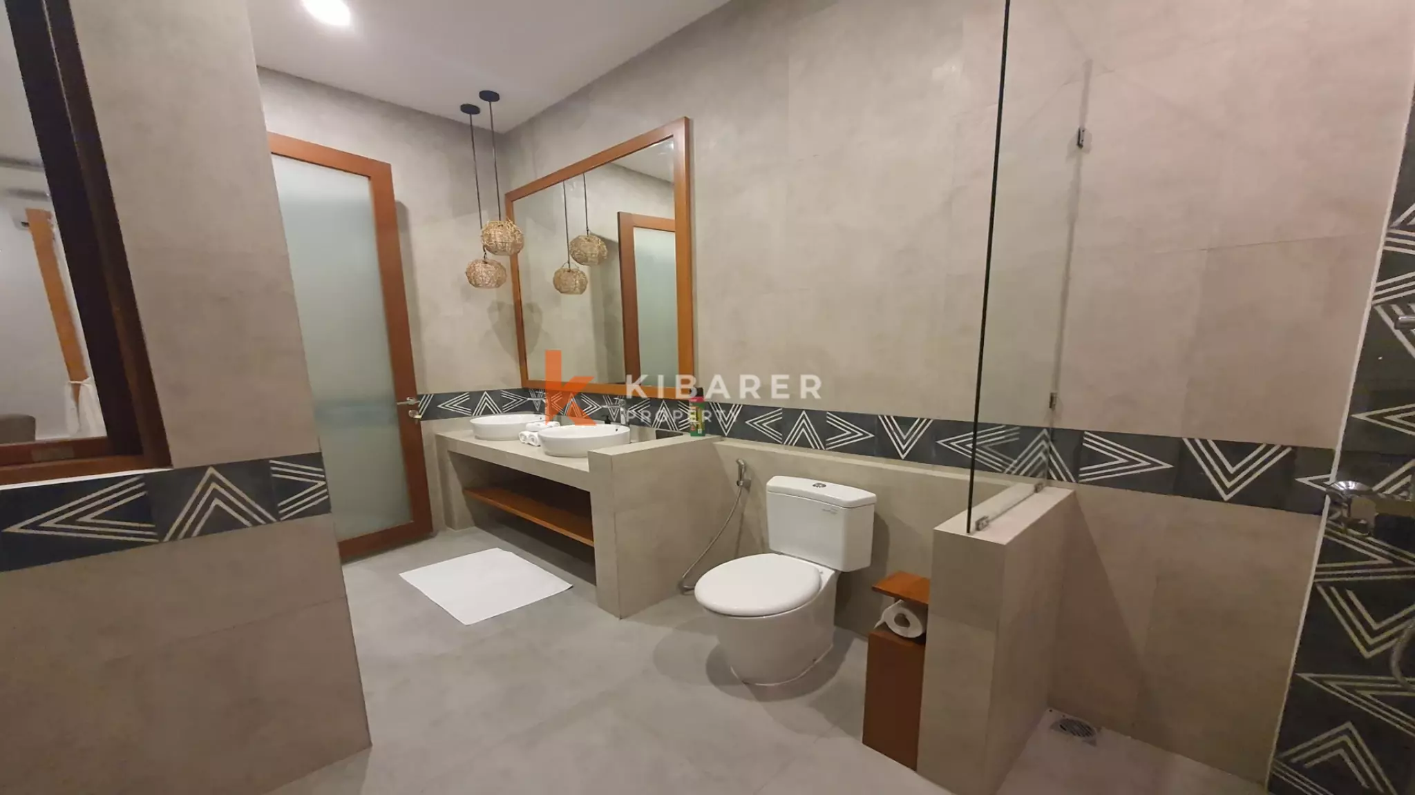 Stunning Four-Bedroom Villa with Pool in the Heart of Berawa — image 9