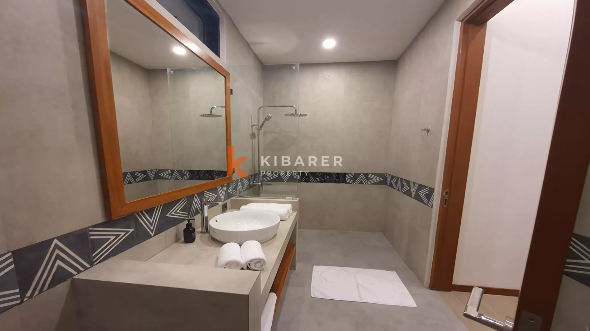 Stunning Four-Bedroom Villa with Pool in the Heart of Berawa — image 12