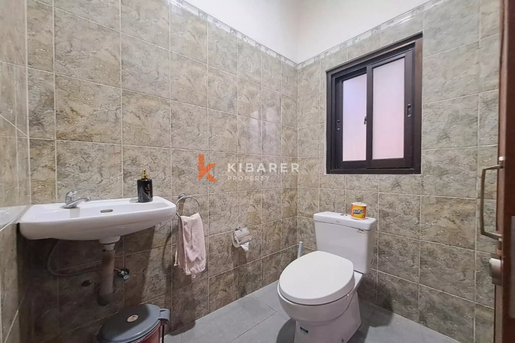 Homey Three-Bedrooms Villa in Nusa Dua — image 13