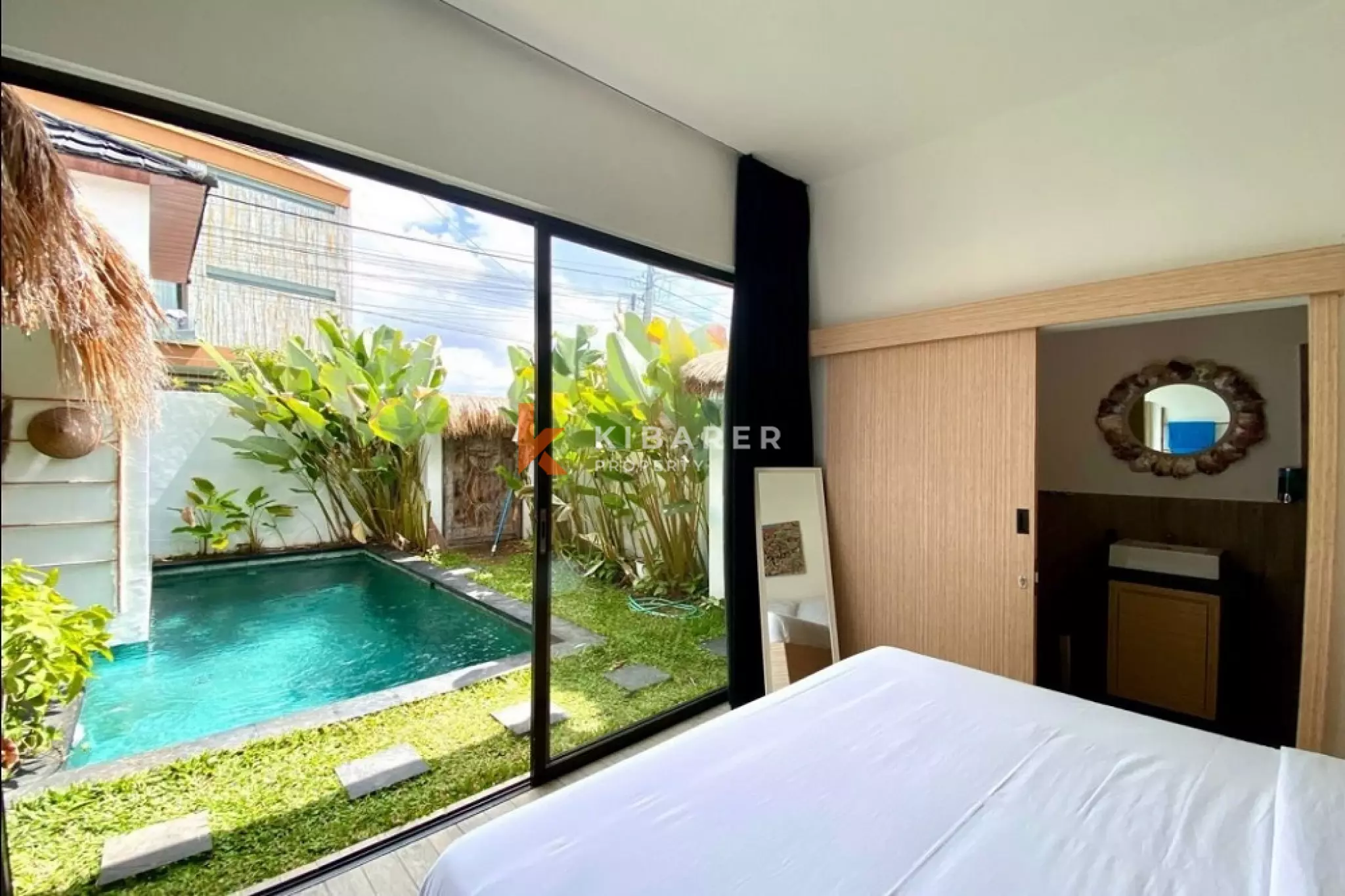Minimalist Homey Two-Bedrooms Villa in Canggu Area — image 15