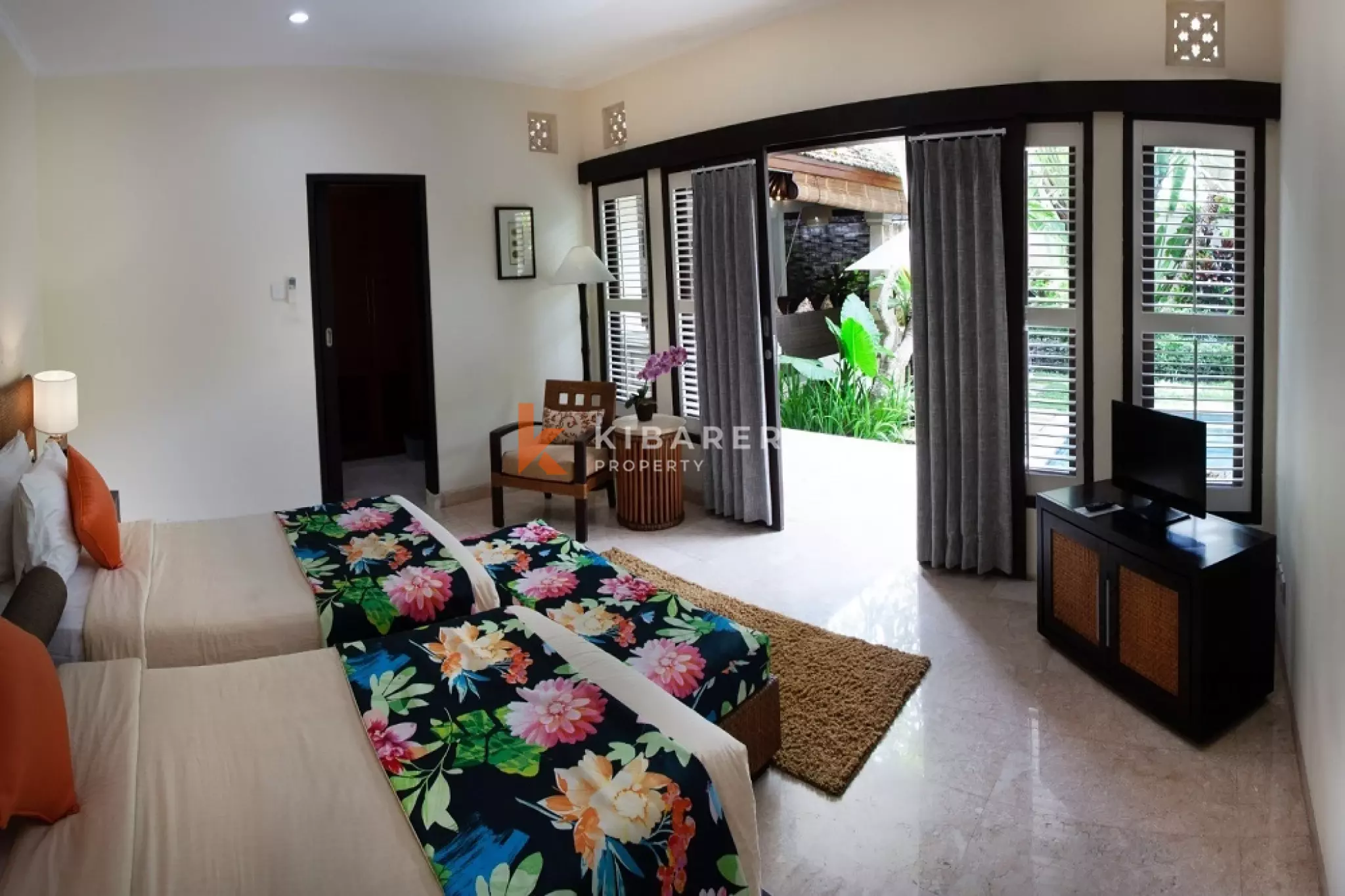 Touch Tropical Four-Bedrooms Open Living Villa in Jimbaran — image 6