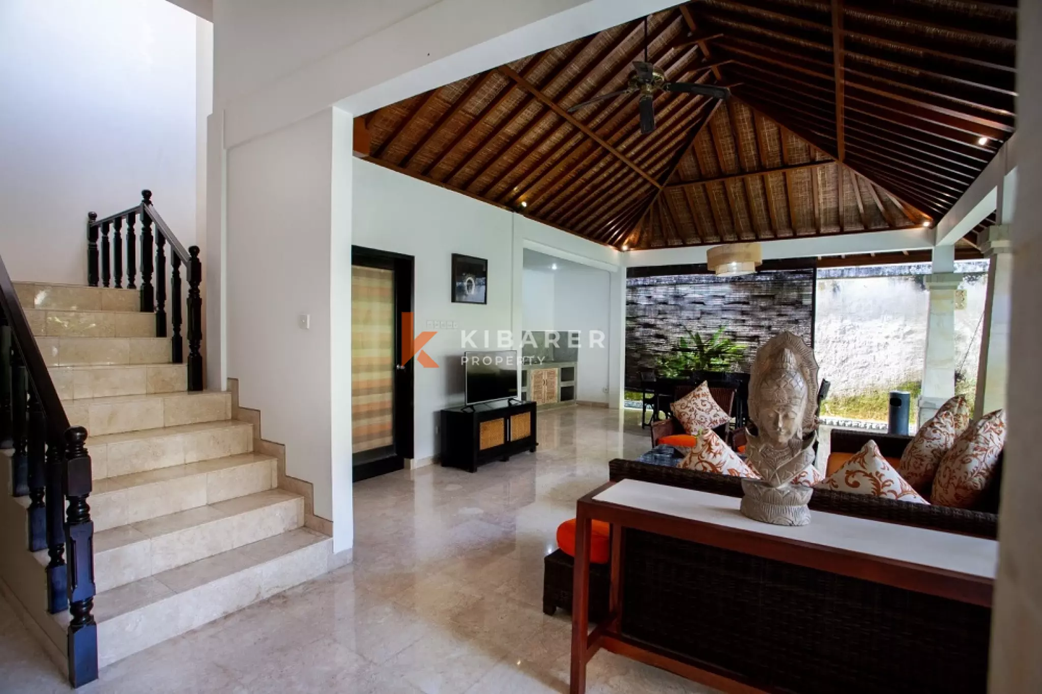 Touch Tropical Four-Bedrooms Open Living Villa in Jimbaran — image 3