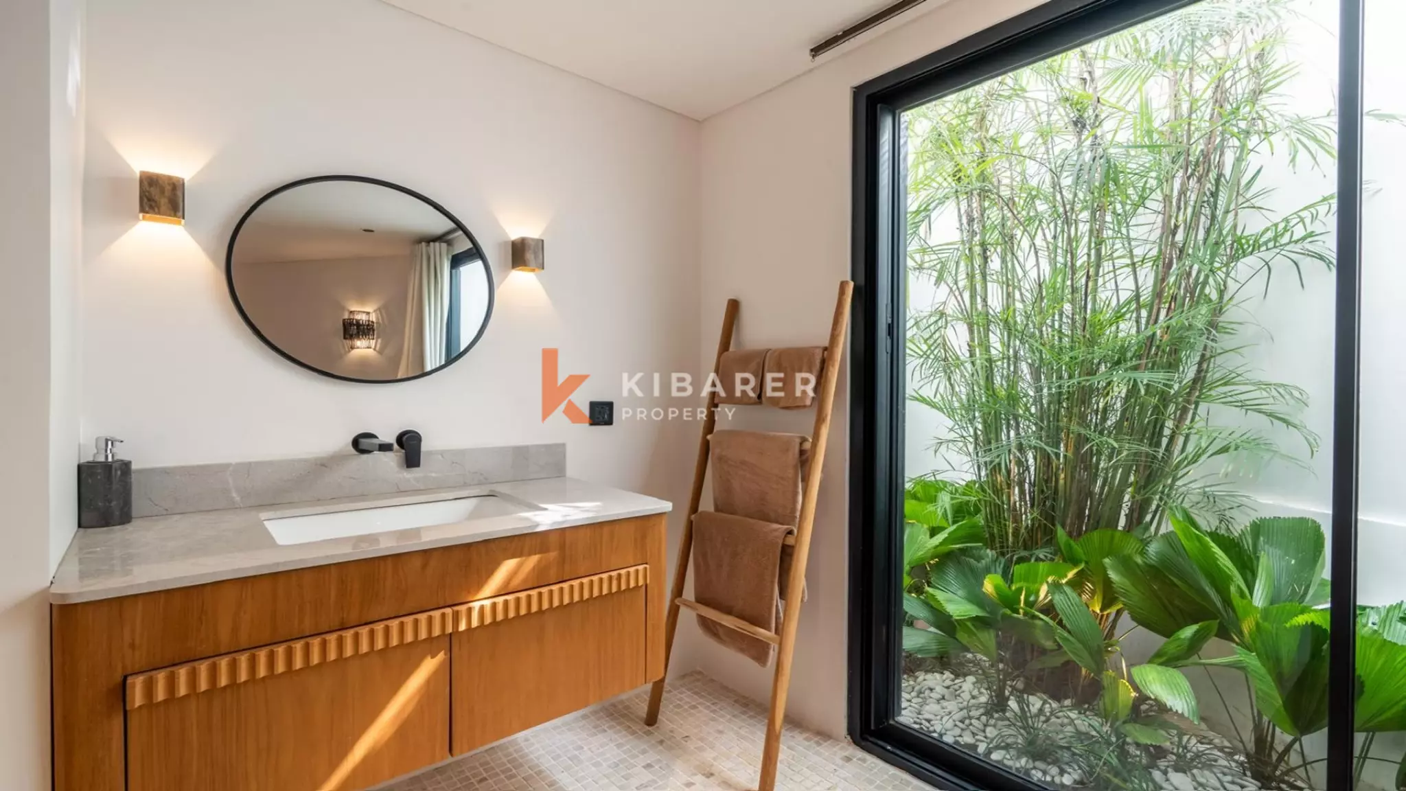 Stylish Enclosed Three-Bedroom Villa with Rooftop in Prime Berawa — image 18