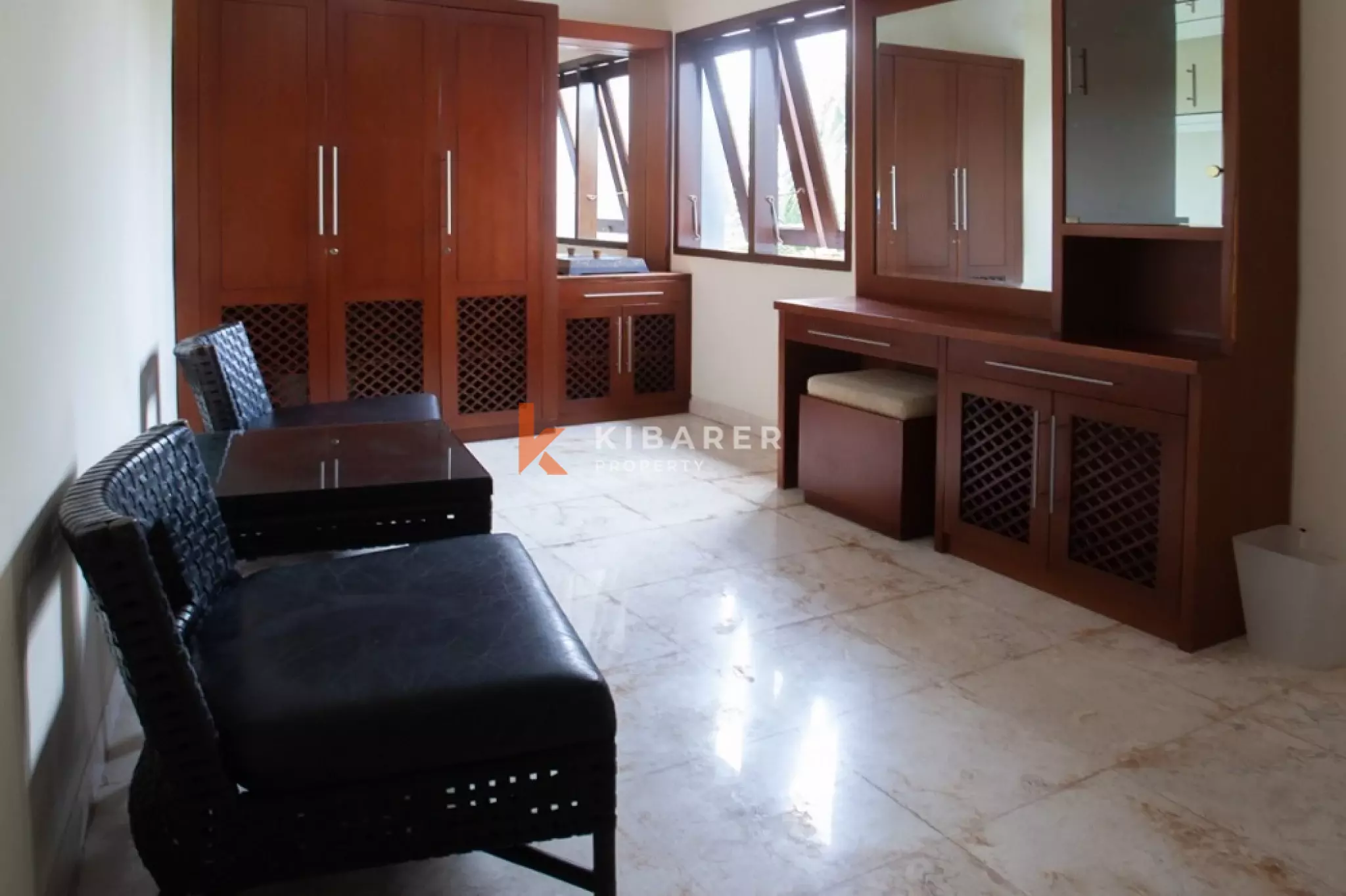 Tropical Touch One-Bedrooms Enclosed Villa in Jimbaran — image 3