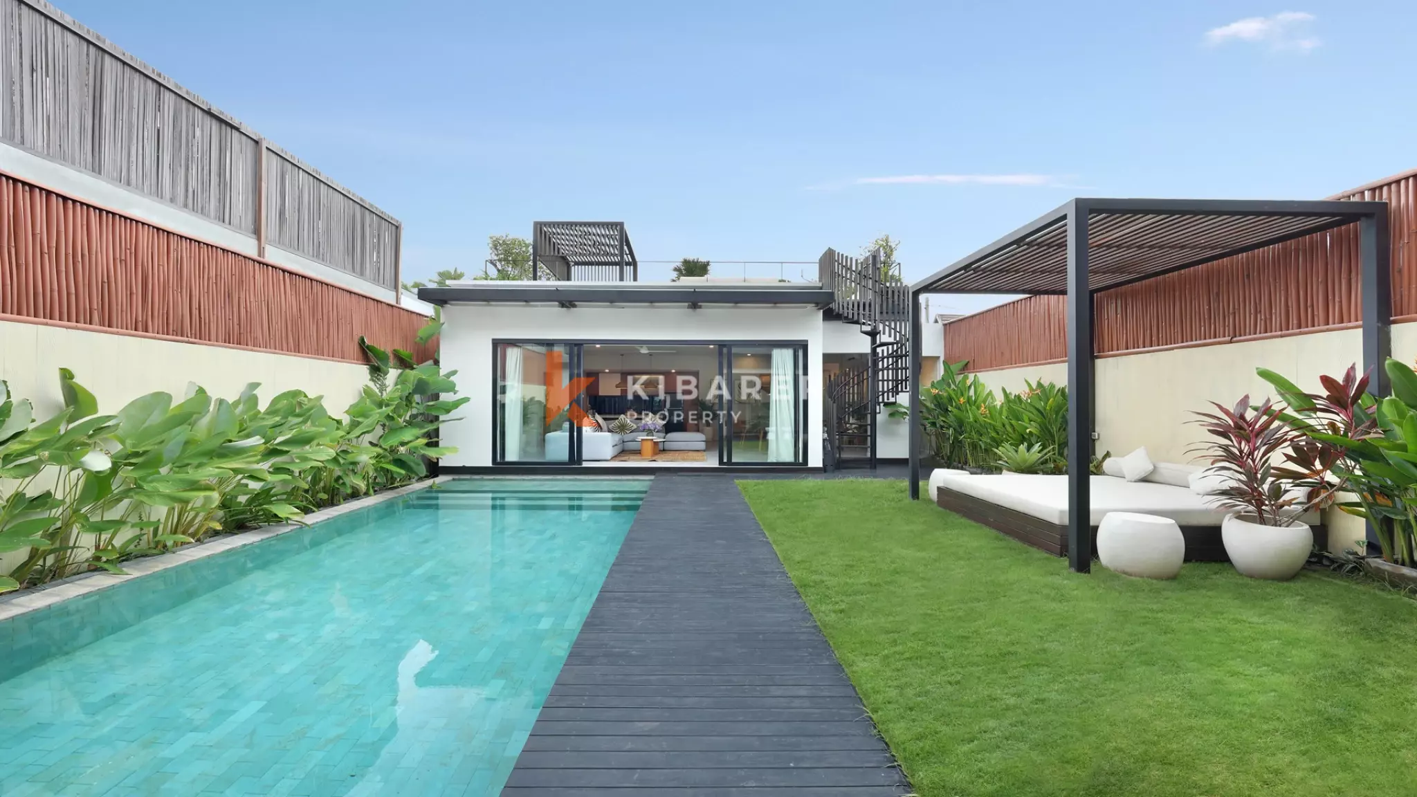 Elegant Four-Bedroom Two-Storey Villa with Rooftop Near Berawa Beach — image 2