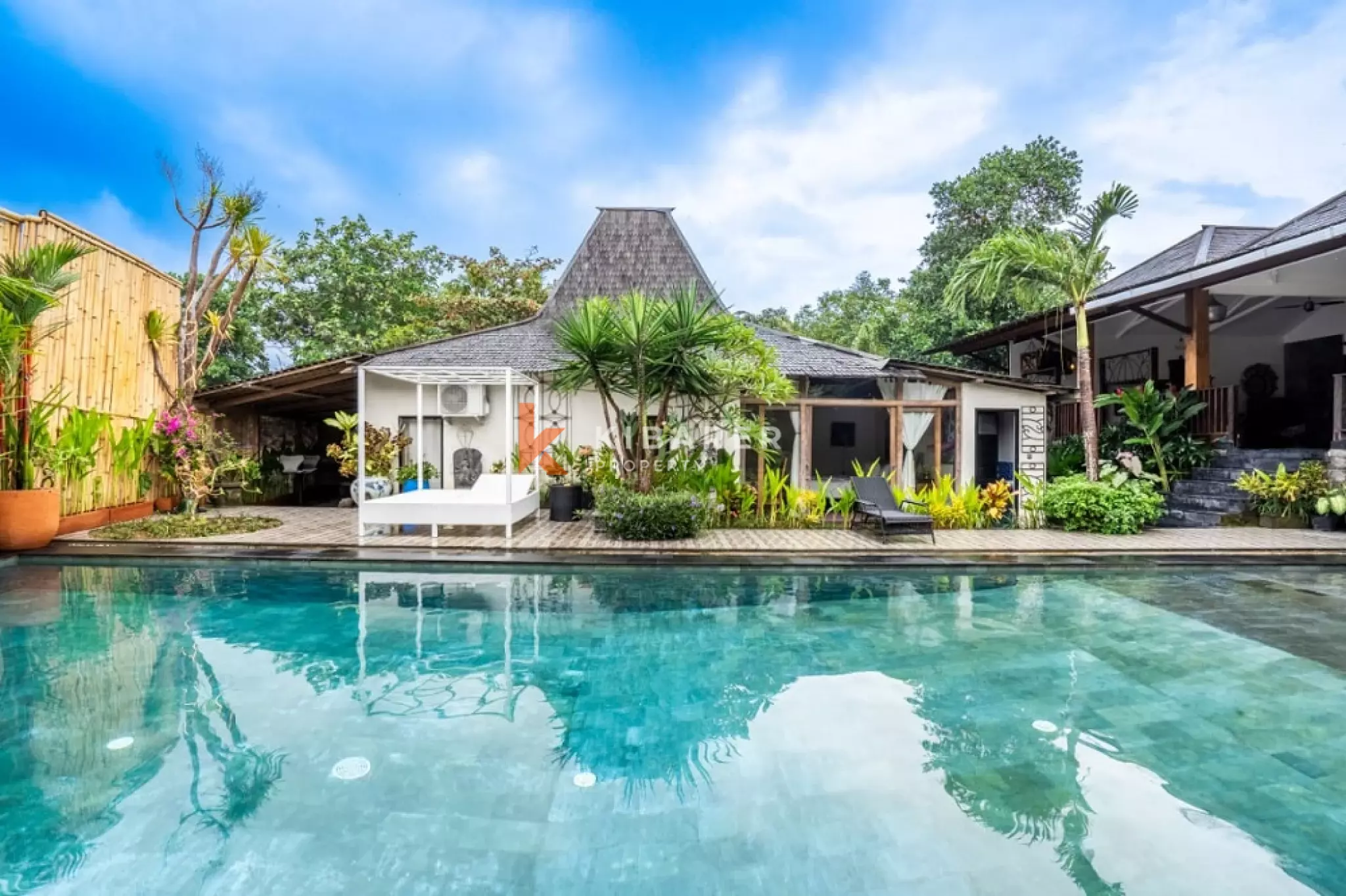 Grand Joglo Five-Bedrooms Open Living Villa in Canggu