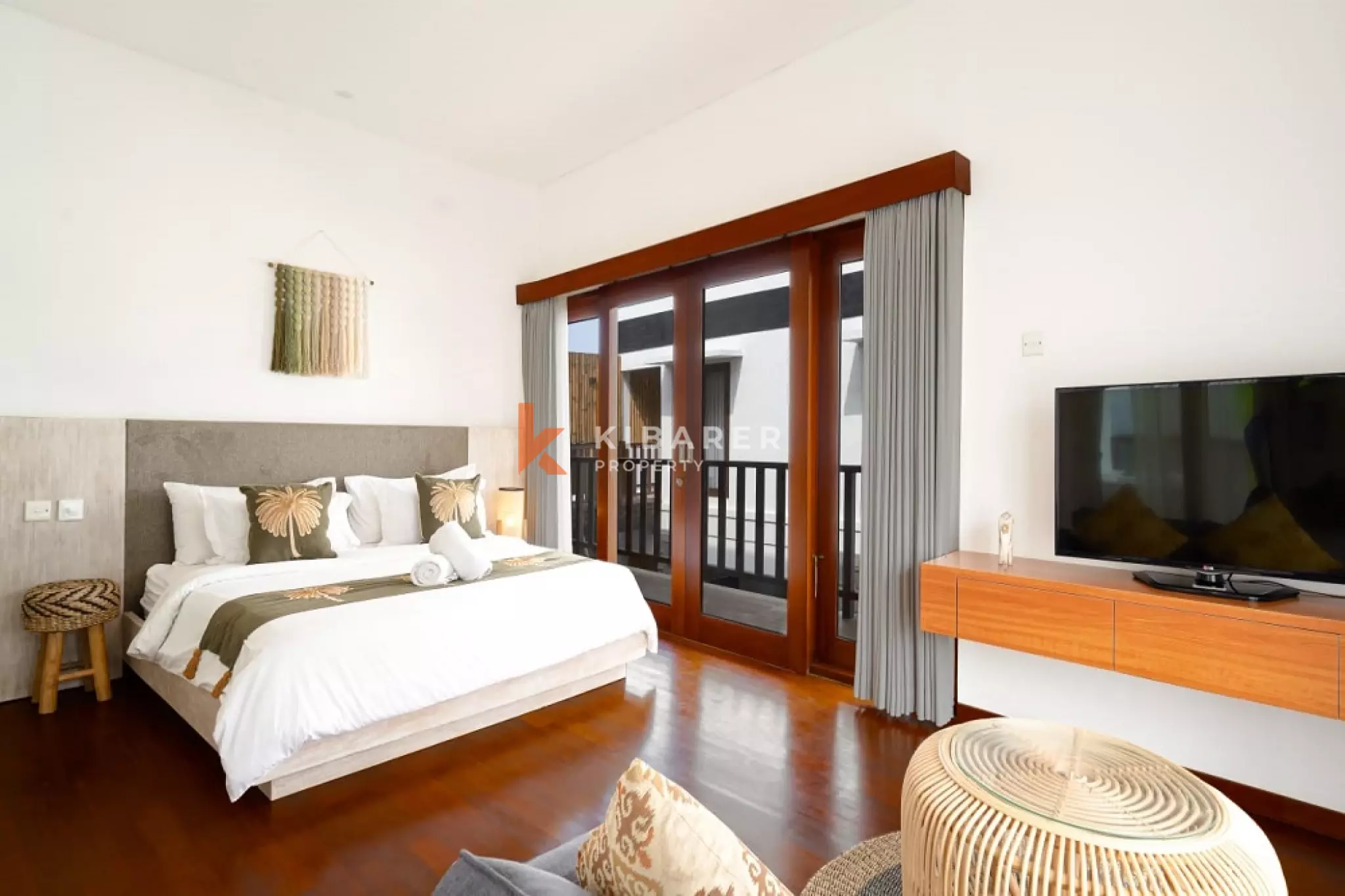 Luxury Living of Three-Bedrooms Villa in Central Berawa — image 11