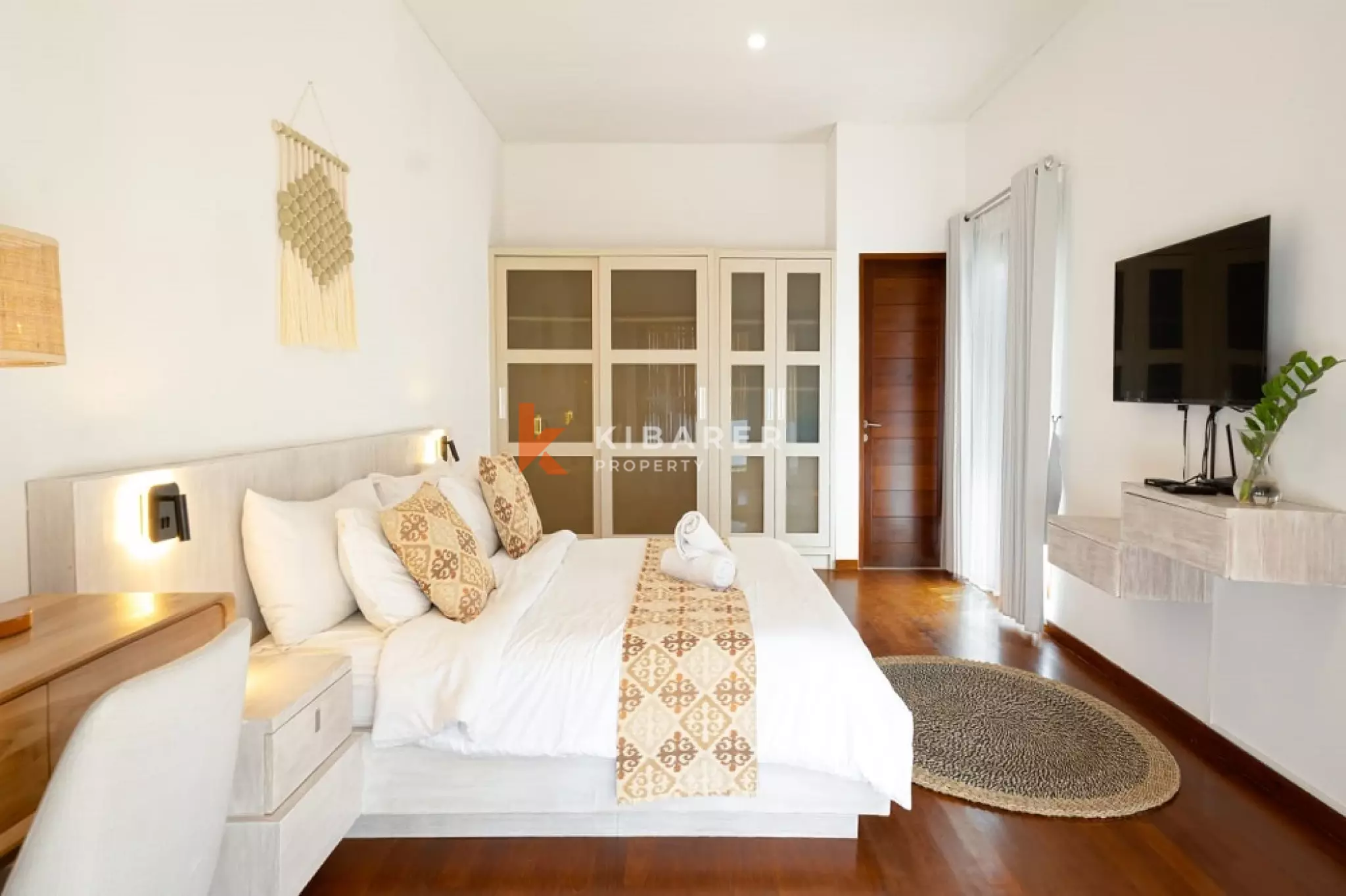 Luxury Living of Three-Bedrooms Villa in Central Berawa — image 17