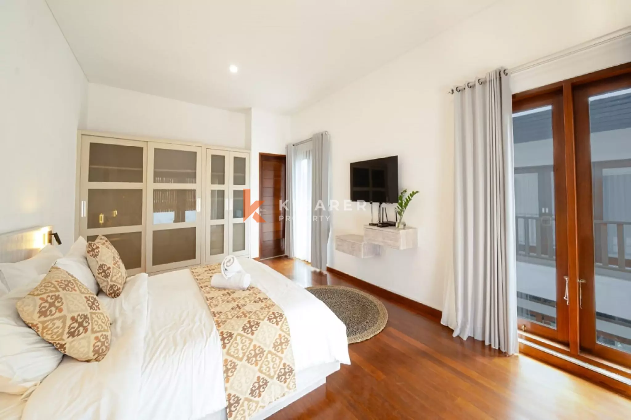 Luxury Living of Three-Bedrooms Villa in Central Berawa — image 19
