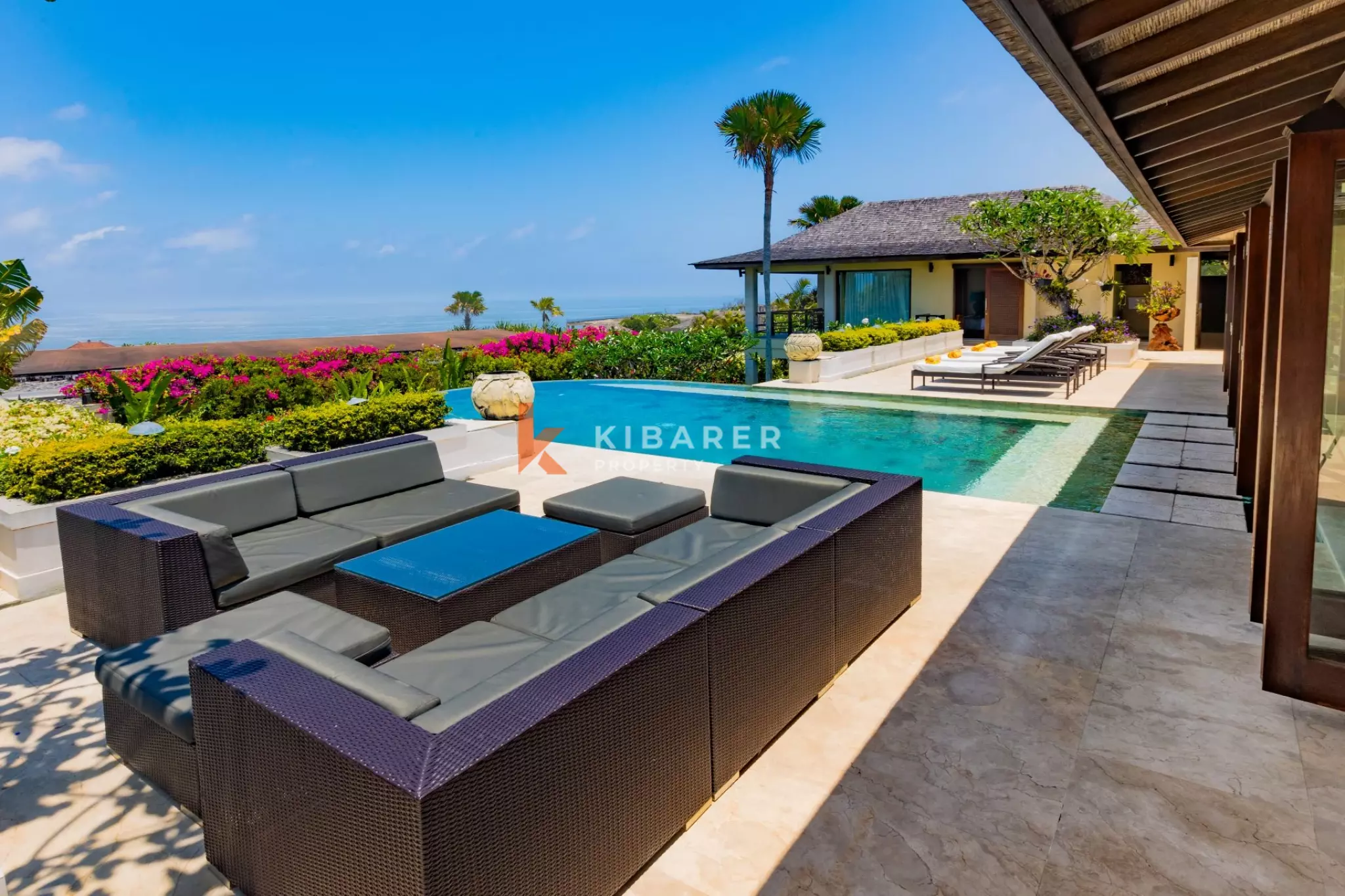Six Bedroom Hilltop Haven with Panoramic Indian Ocean Views in Kutuh — image 4