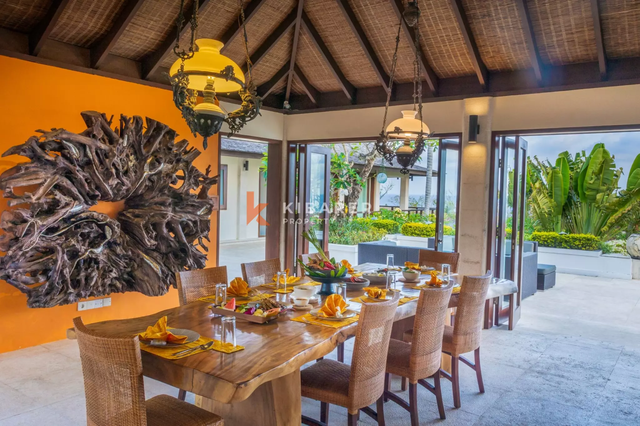 Six Bedroom Hilltop Haven with Panoramic Indian Ocean Views in Kutuh — image 6