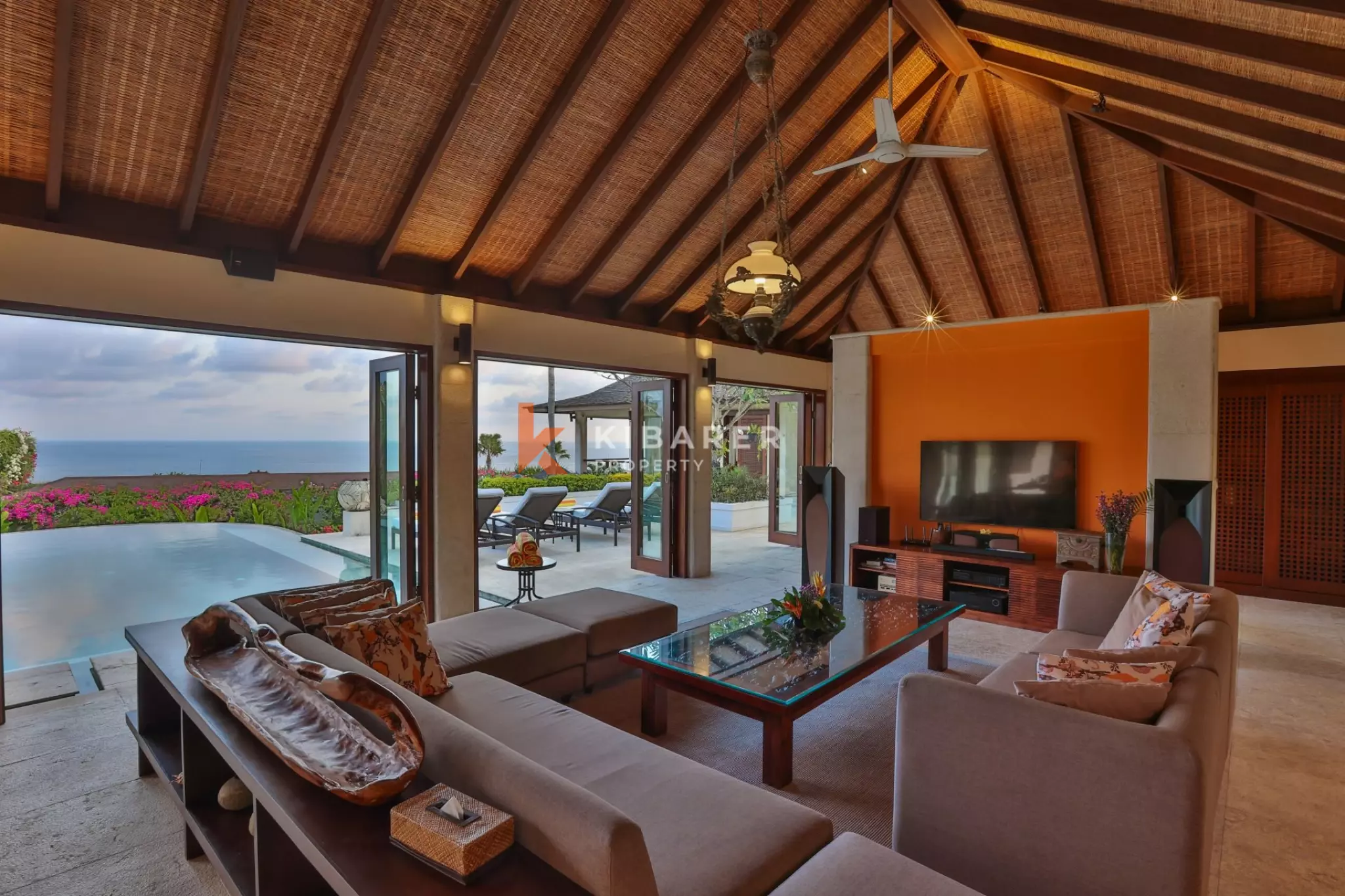 Six Bedroom Hilltop Haven with Panoramic Indian Ocean Views in Kutuh — image 5