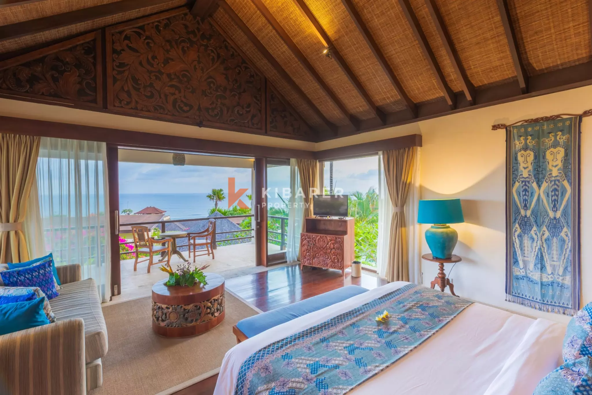 Six Bedroom Hilltop Haven with Panoramic Indian Ocean Views in Kutuh — image 10