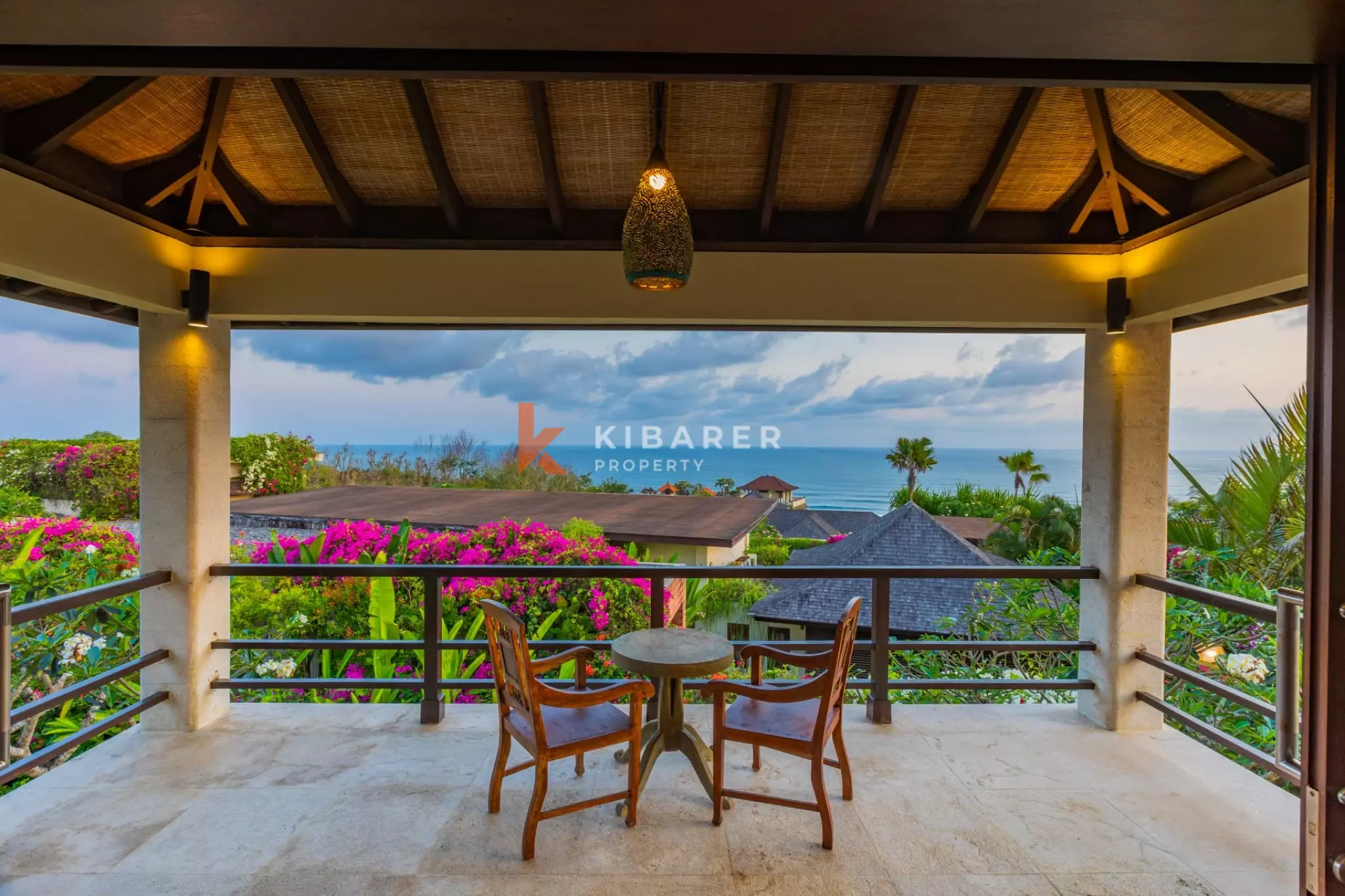 Six Bedroom Hilltop Haven with Panoramic Indian Ocean Views in Kutuh — image 15