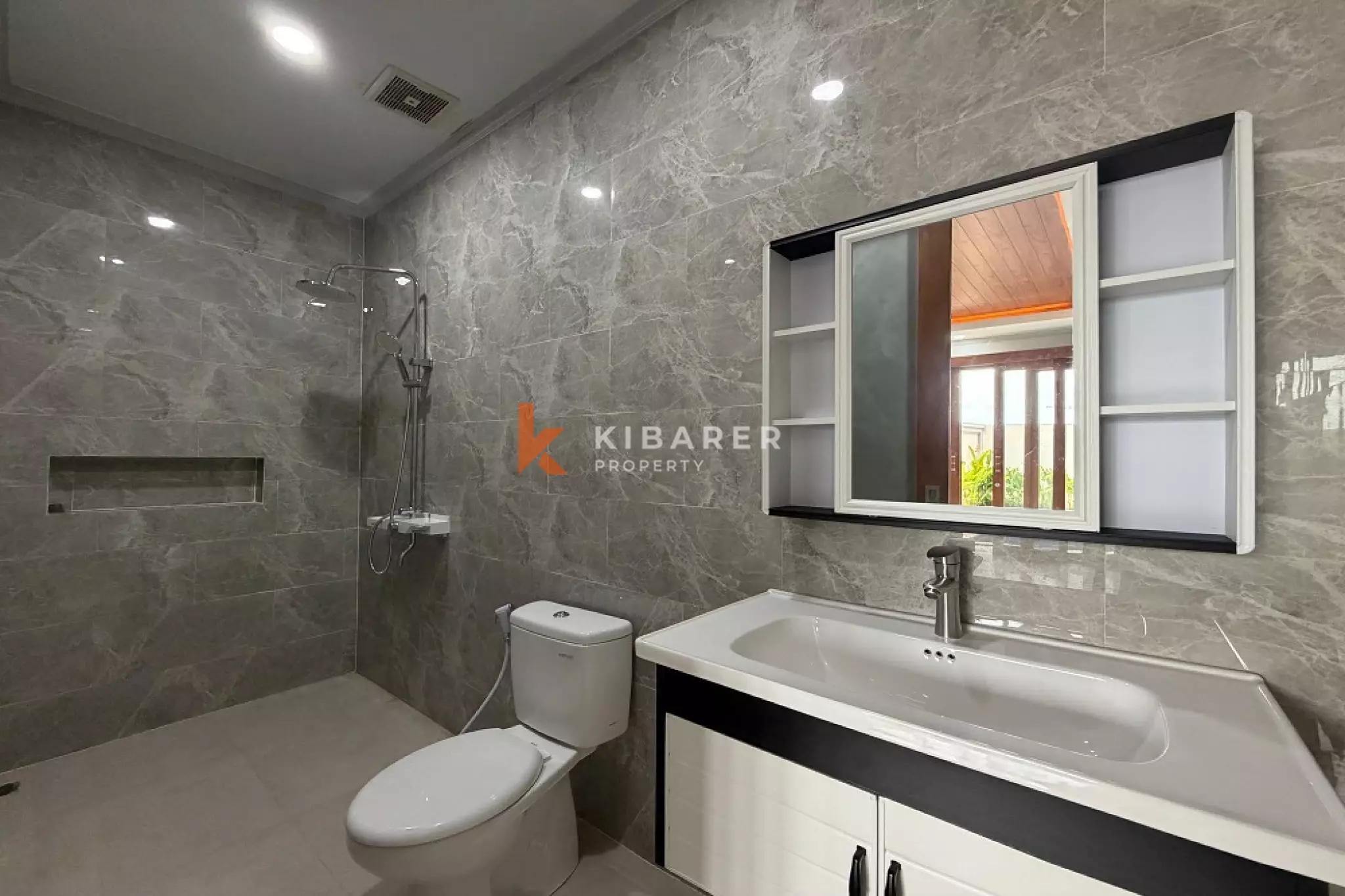 Simple Balinese Two-Bedrooms Open Living Between Berawa-Canggu — image 11